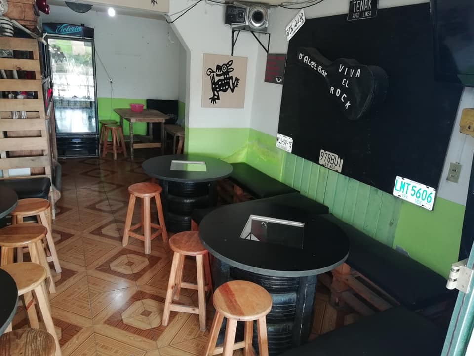 D’ Ale’s Bar image 3