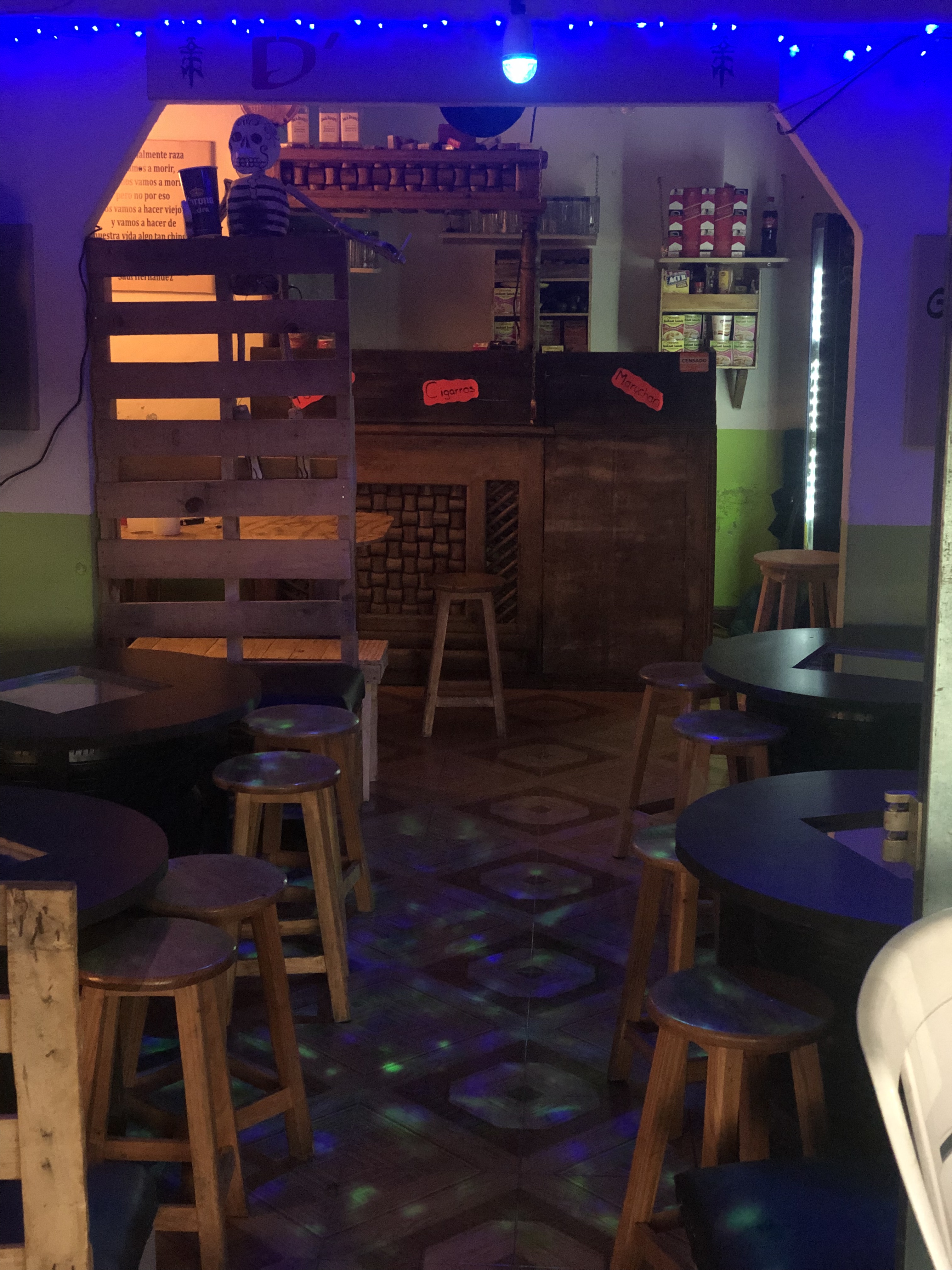 D’ Ale’s Bar image 4