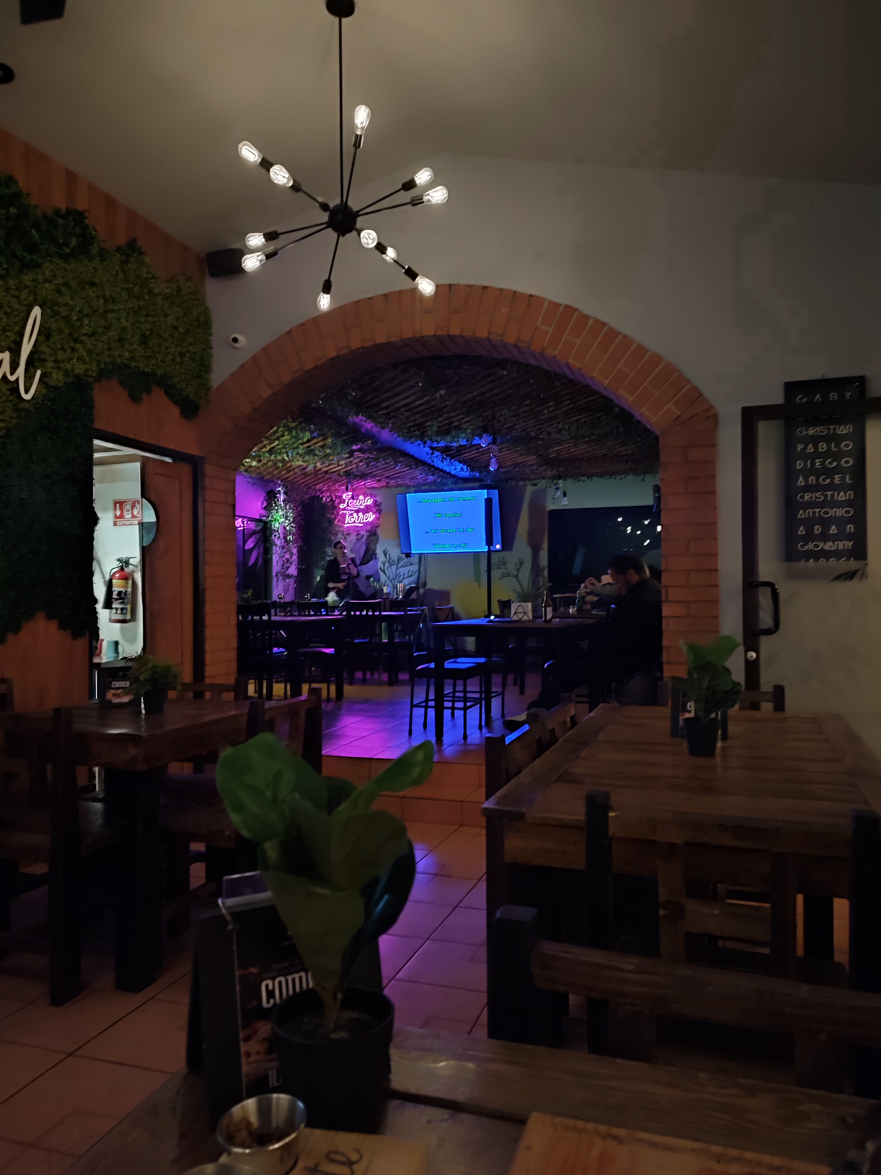 Brunette Kitchen & Drinks image 8