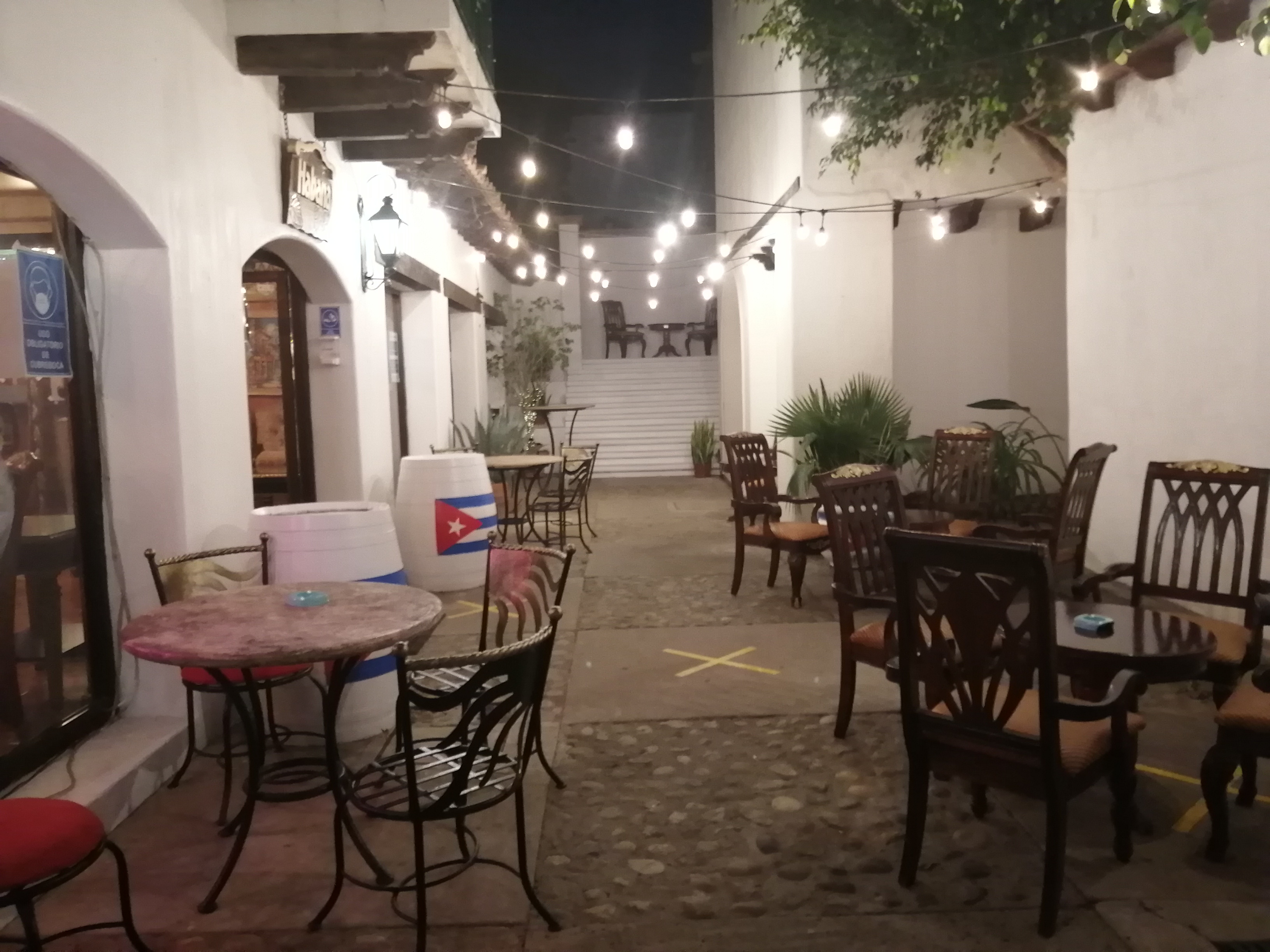 Habana Cafe Bar image 7