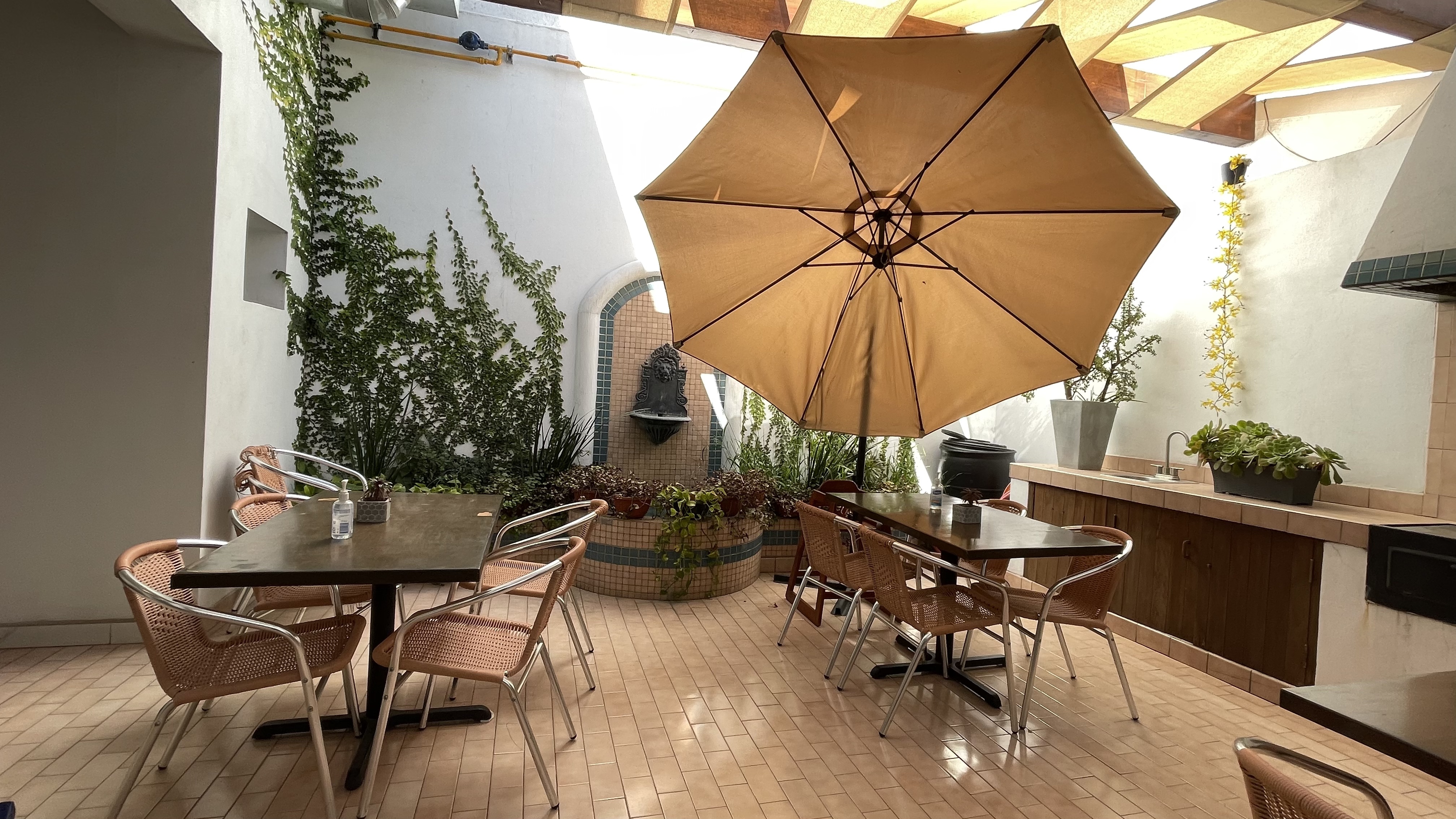 Buna Restaurant image 1