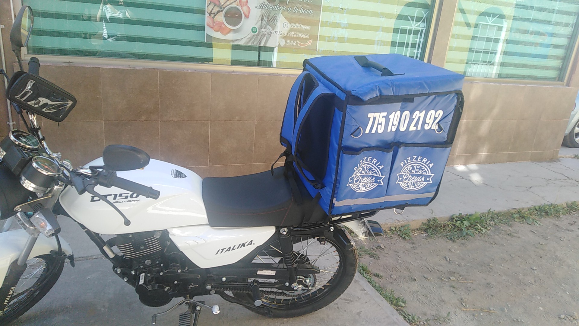 Chevis pizza image 1