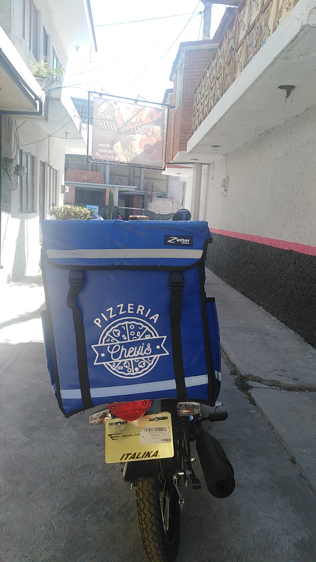 Chevis pizza image 2