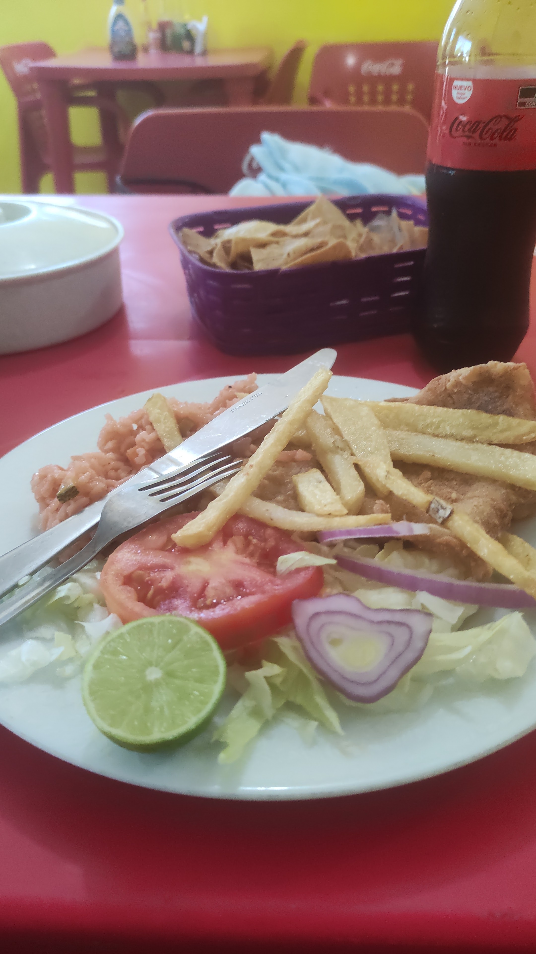 Los Delfines image 6