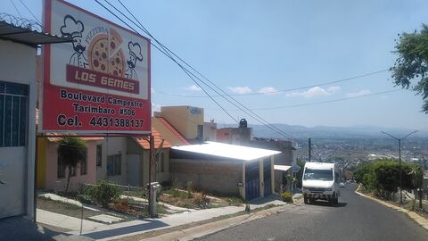 Pizza los gemes image 5