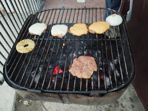 MELOS BURGER image 1
