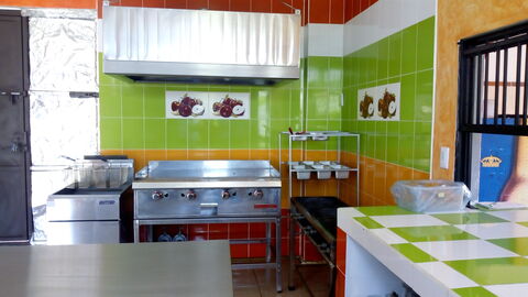 Mariscos los Delfines image 1