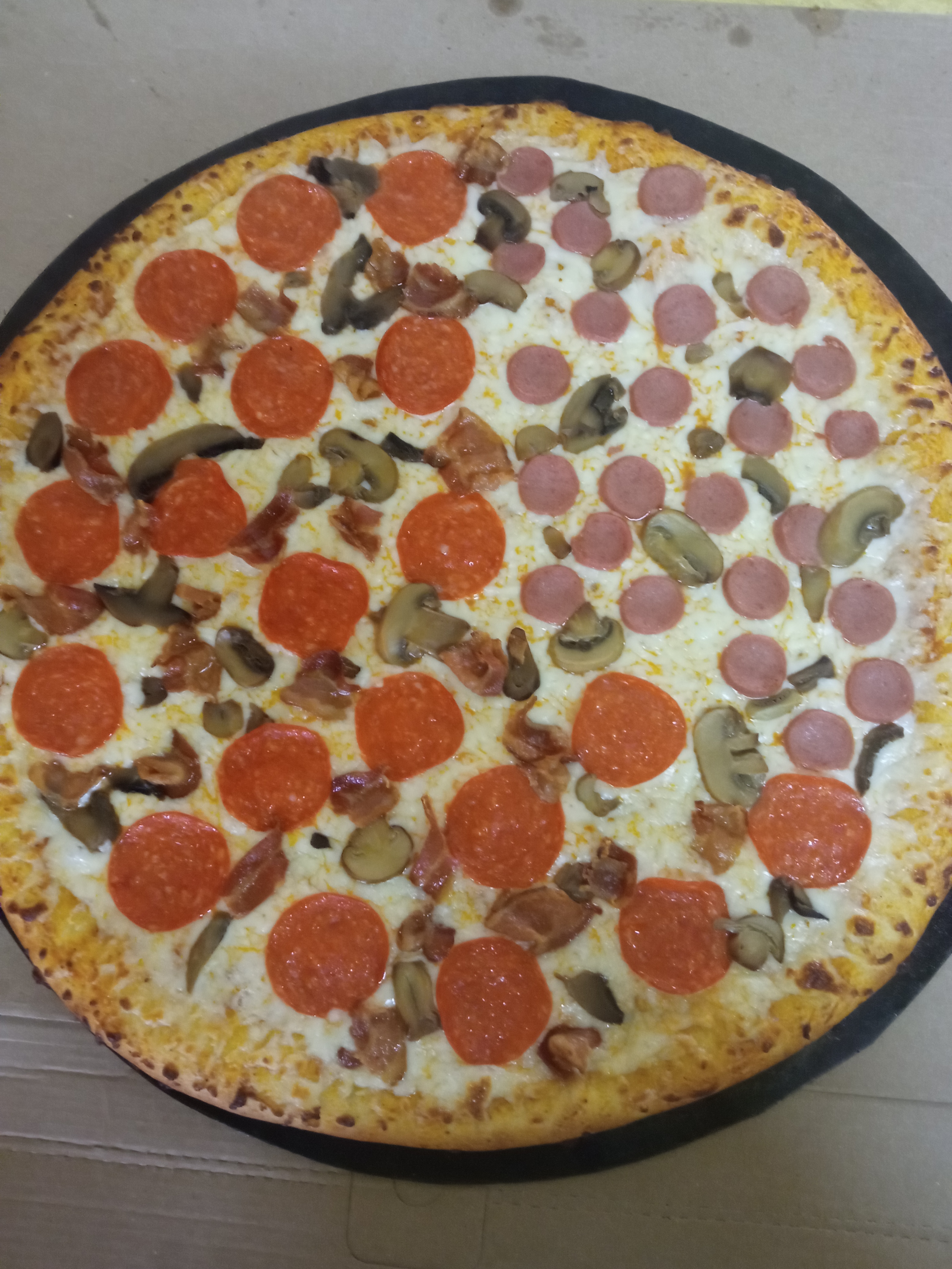 Pizzería los claveles image 1