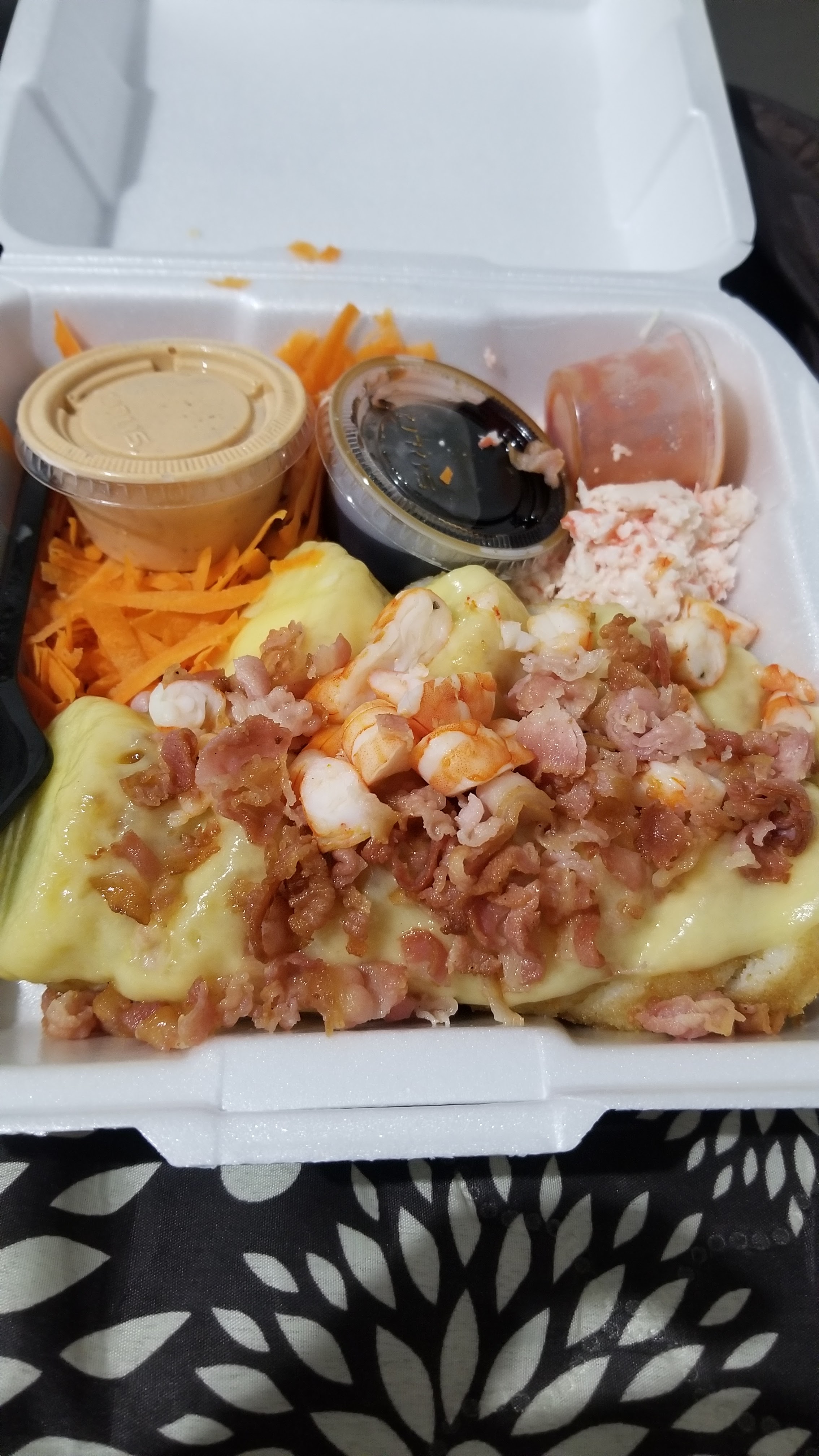 Berny's Shushi & Hot Wings image 7