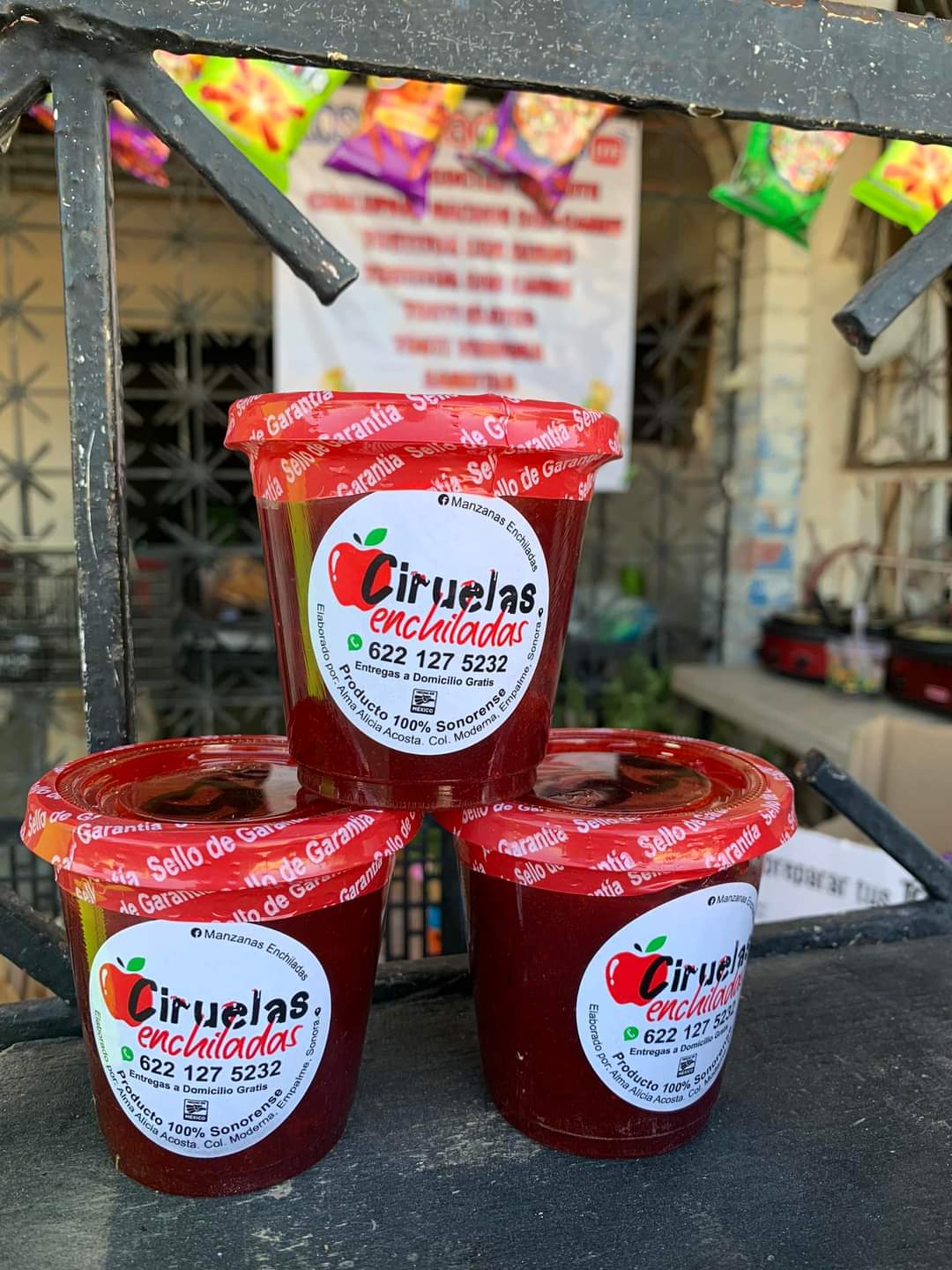 Manzanas Enchiladas chamoy de ciruelas Y snack image 2