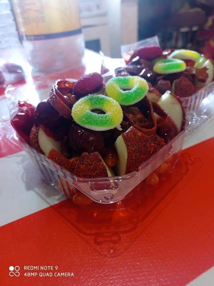 Manzanas Enchiladas chamoy de ciruelas Y snack image 8