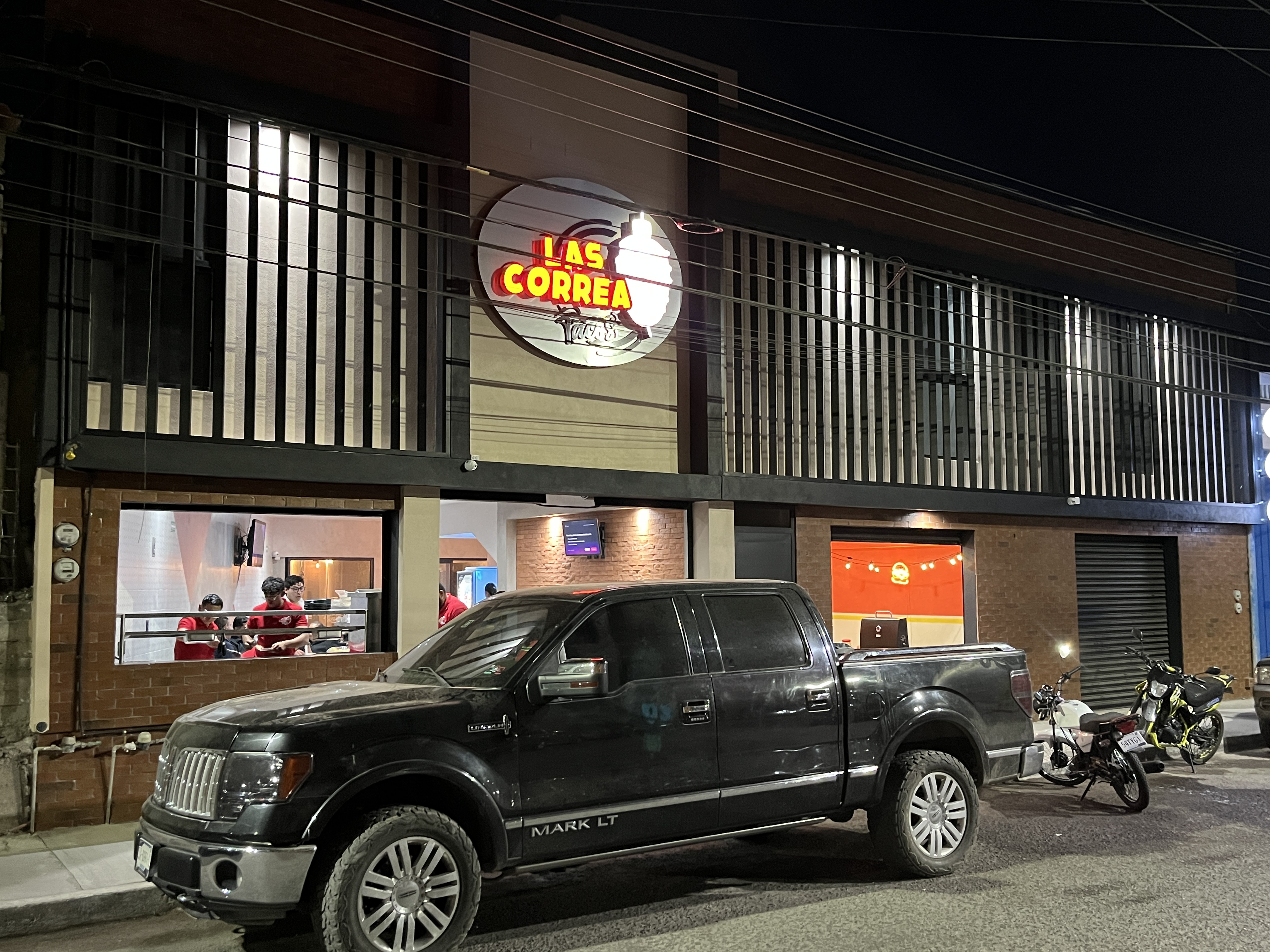 Las Correa Tacos image 1