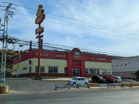Pollo Feliz image 1