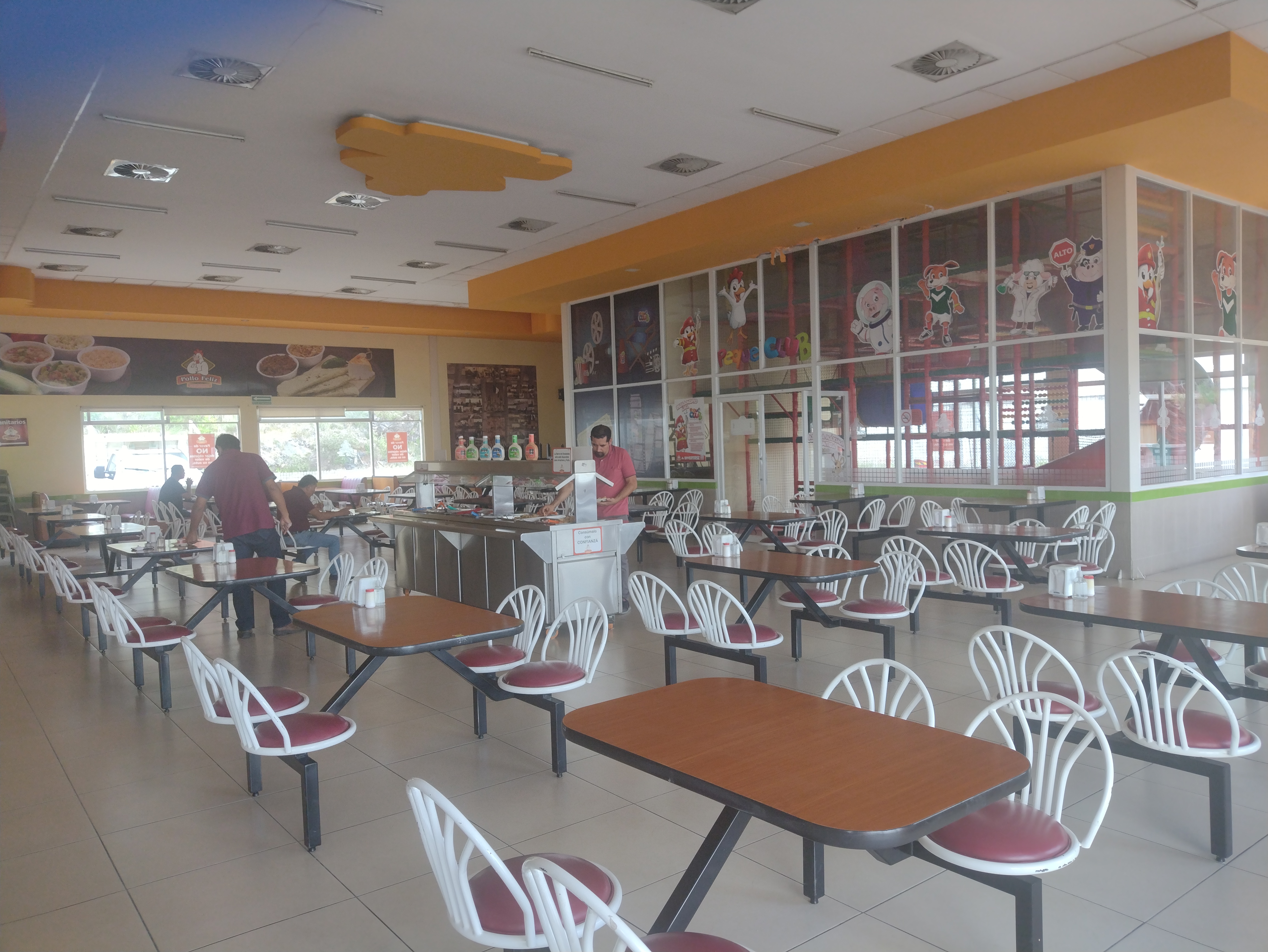 Pollo Feliz image 3