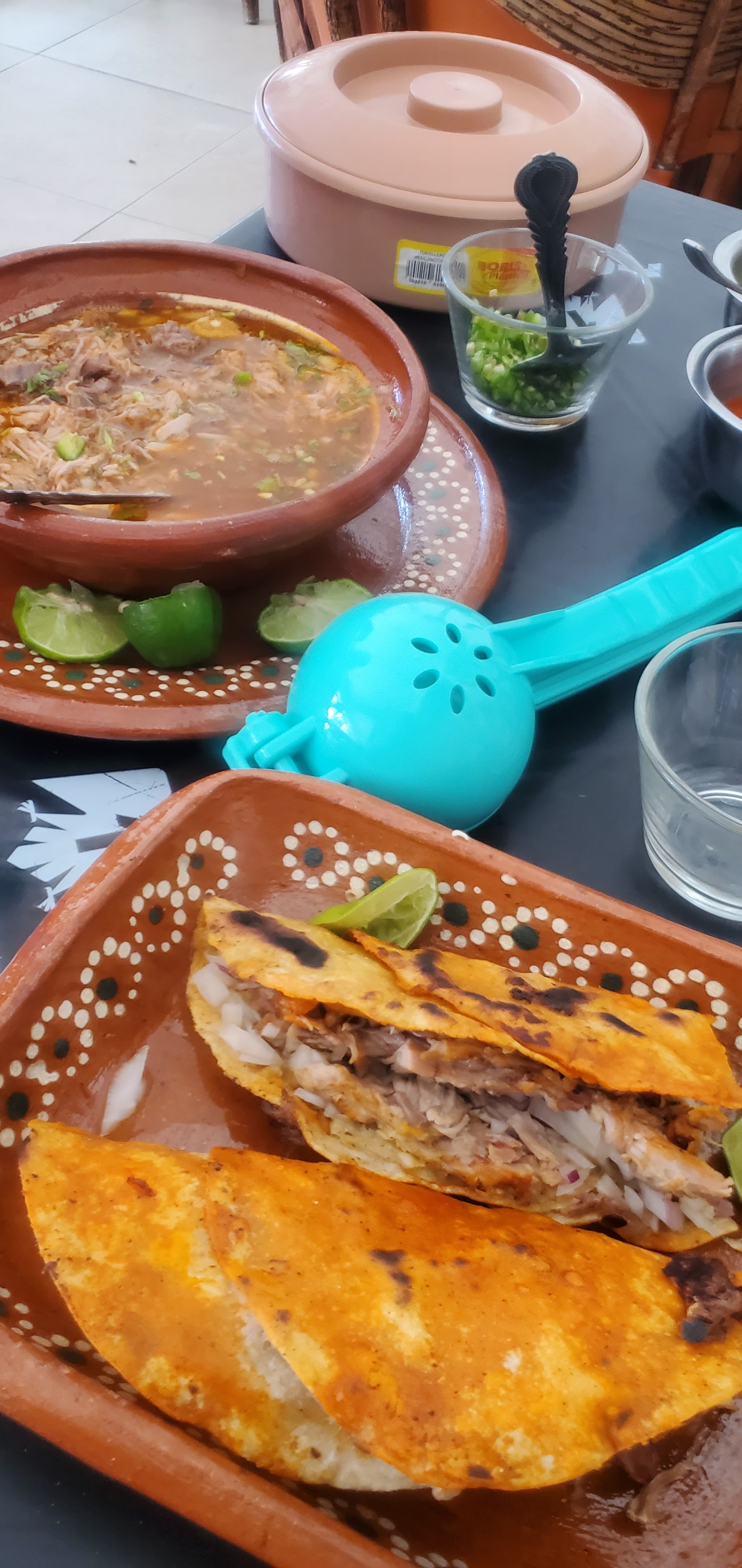 Birria Y Mariscos "El Peluchon" image 5