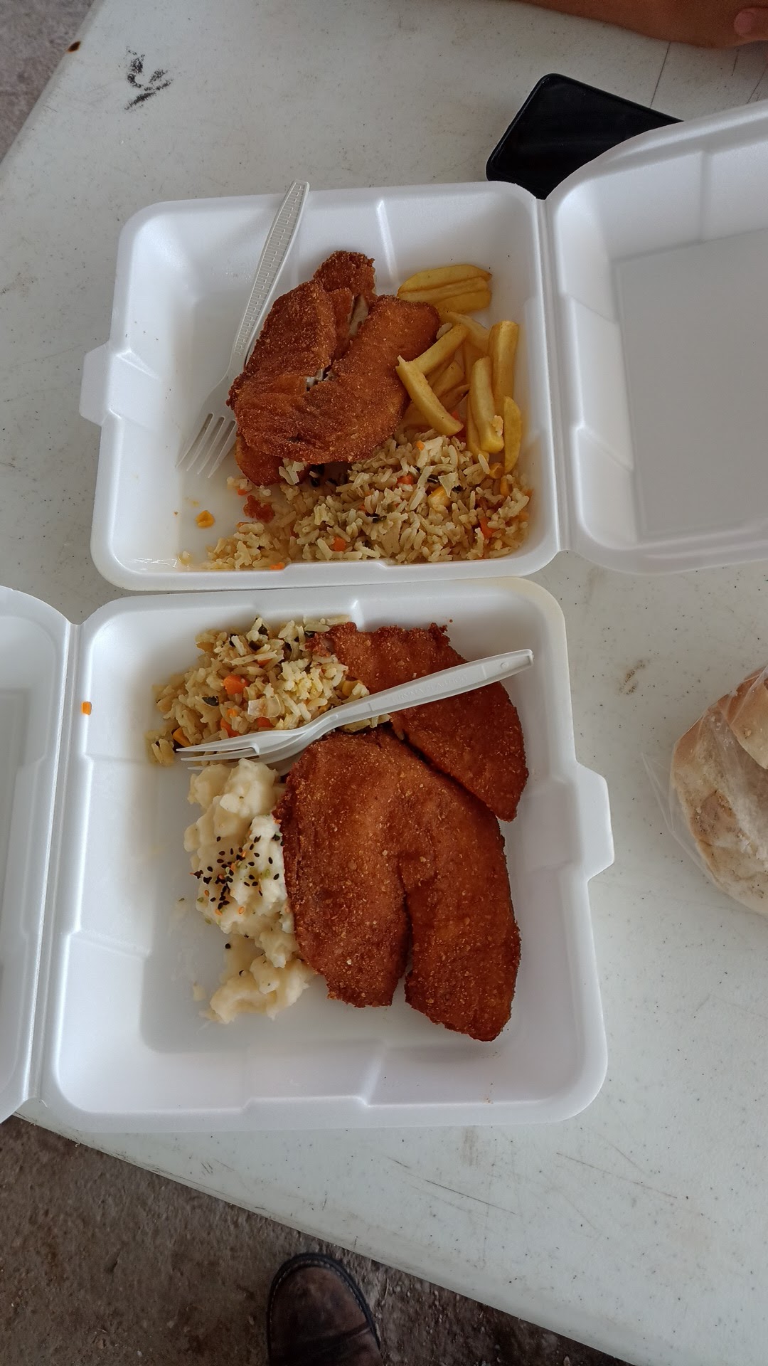 Birria Y Mariscos "El Peluchon" image 7