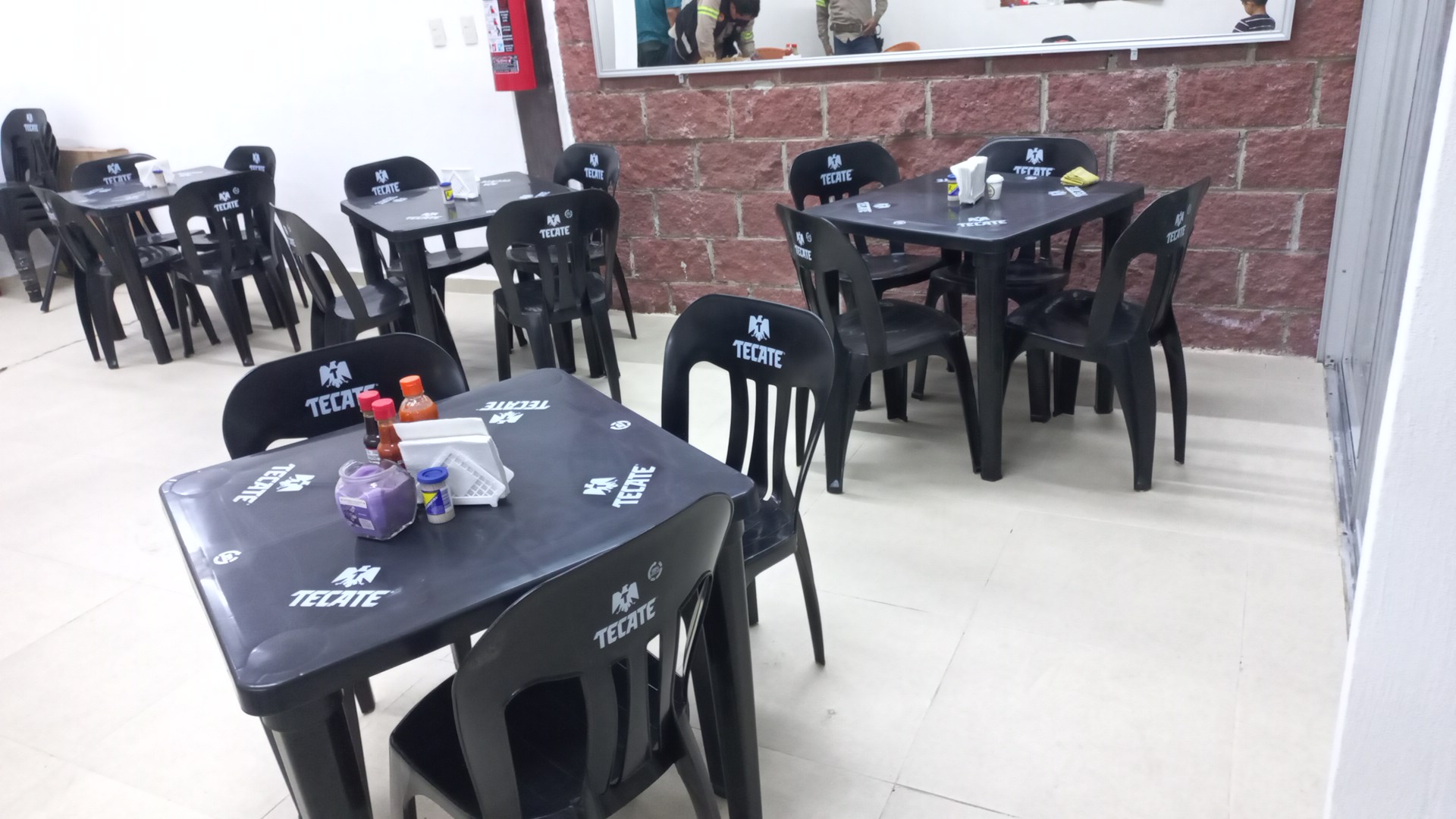 Birria Y Mariscos "El Peluchon" image 8