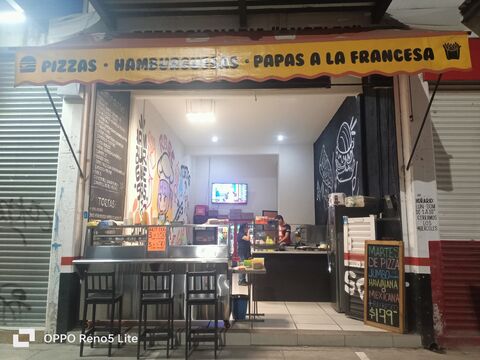 Pizzas y hamburguesas Rose image 1