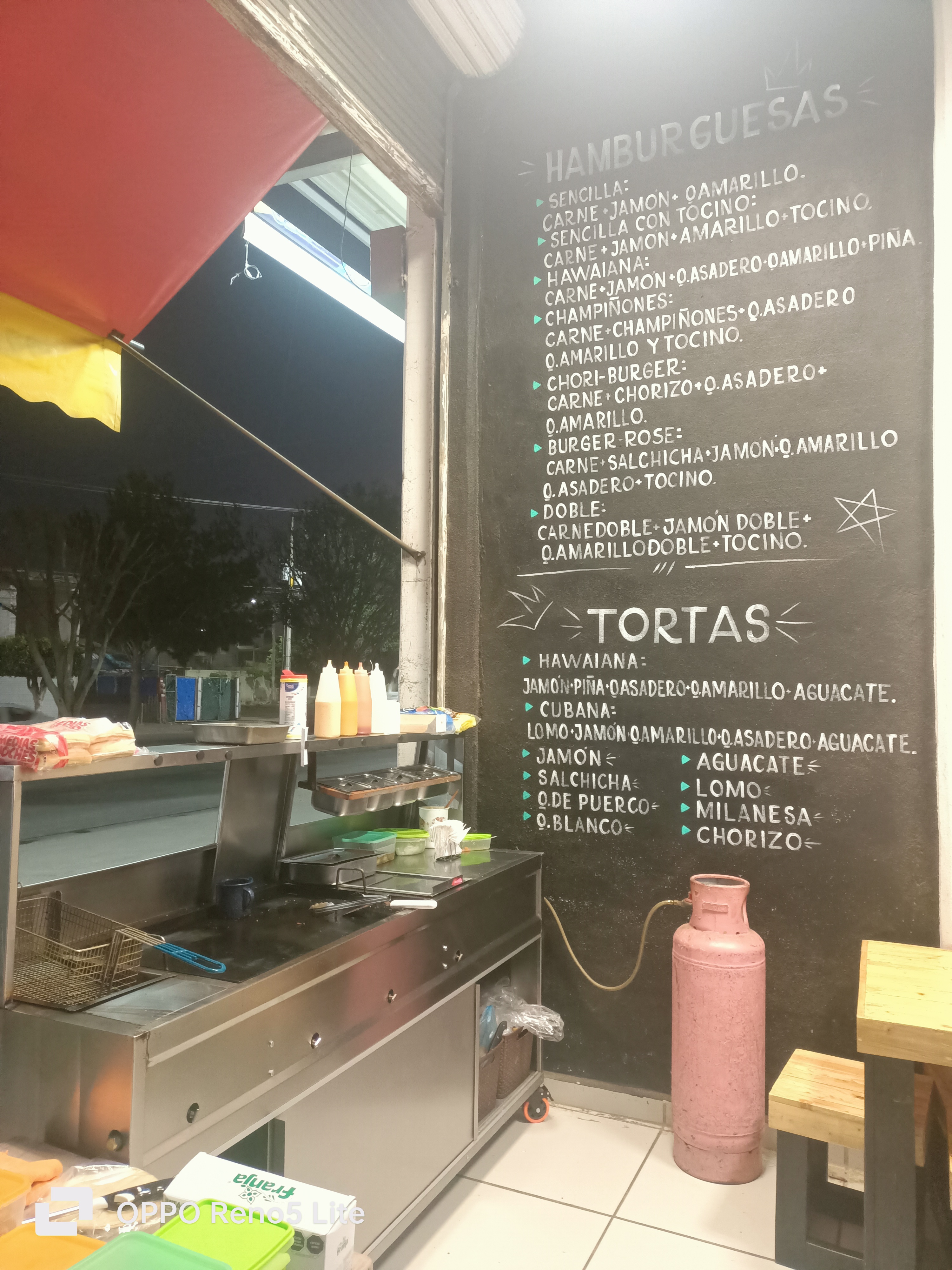 Pizzas y hamburguesas Rose image 5