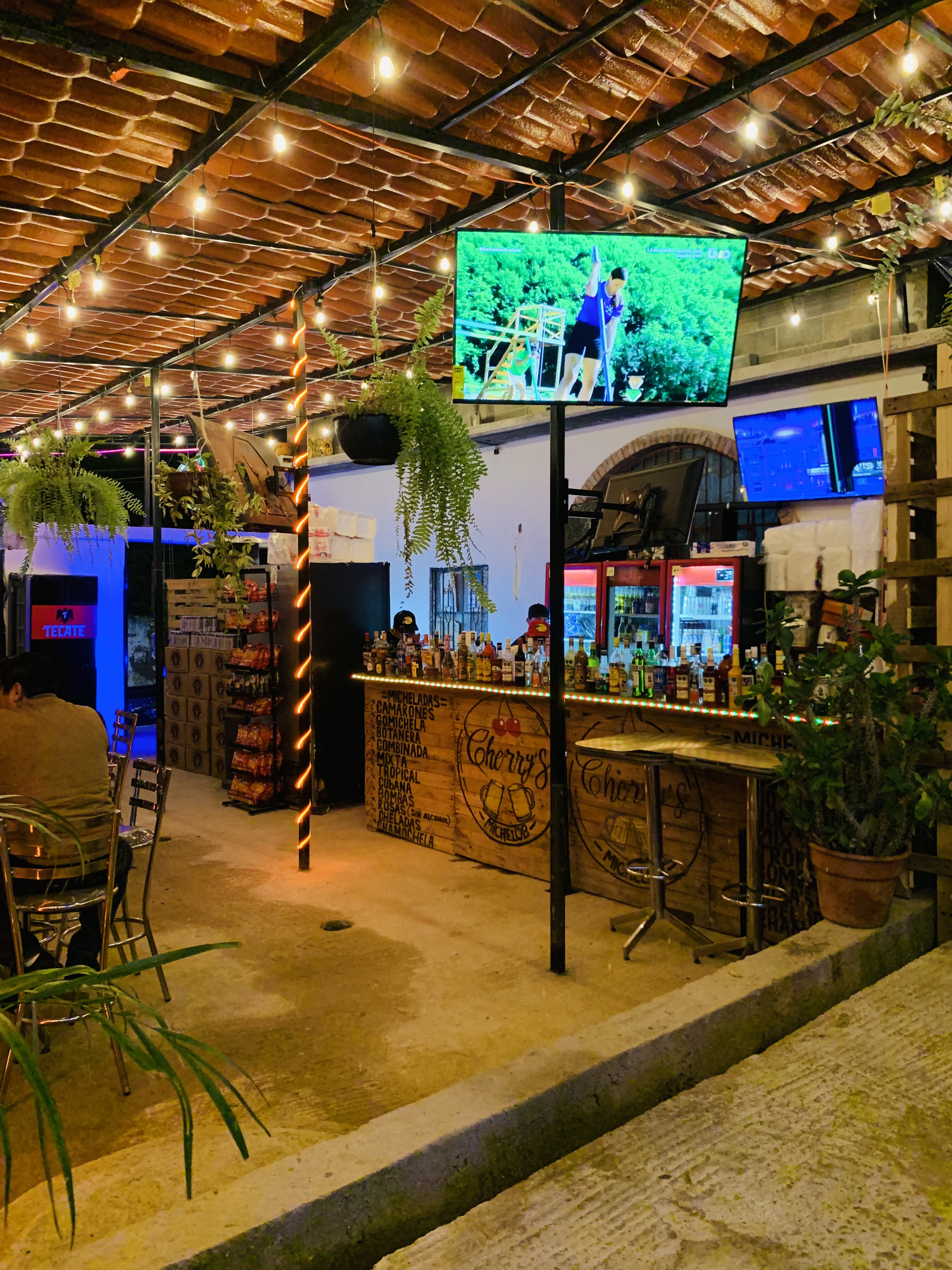 Cherry’s Restaurante Bar image 1