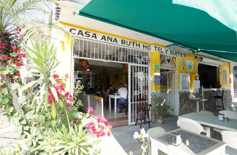 Los Pericos Restaurant Bar Cafe image 1