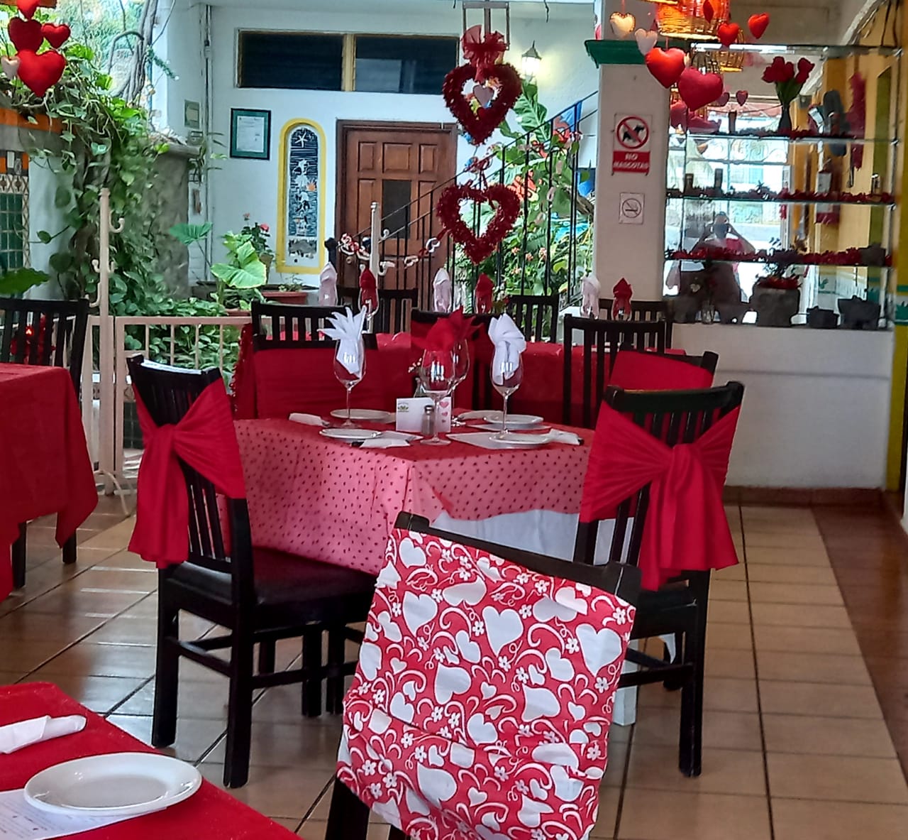 Los Pericos Restaurant Bar Cafe image 8