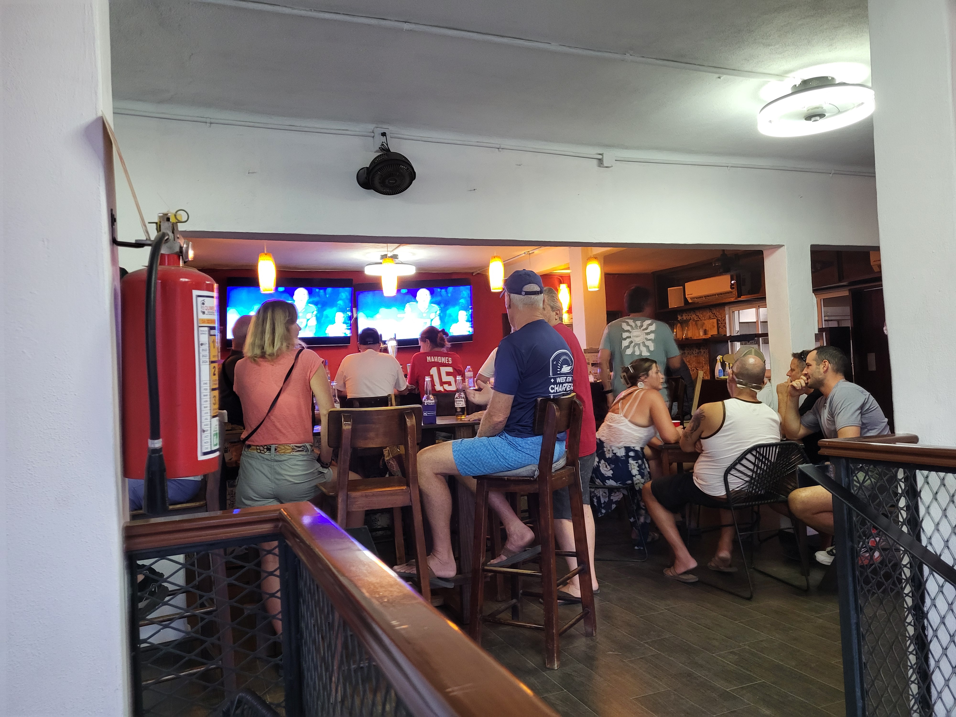 Ozzie's Sports Bar & Grill image 1