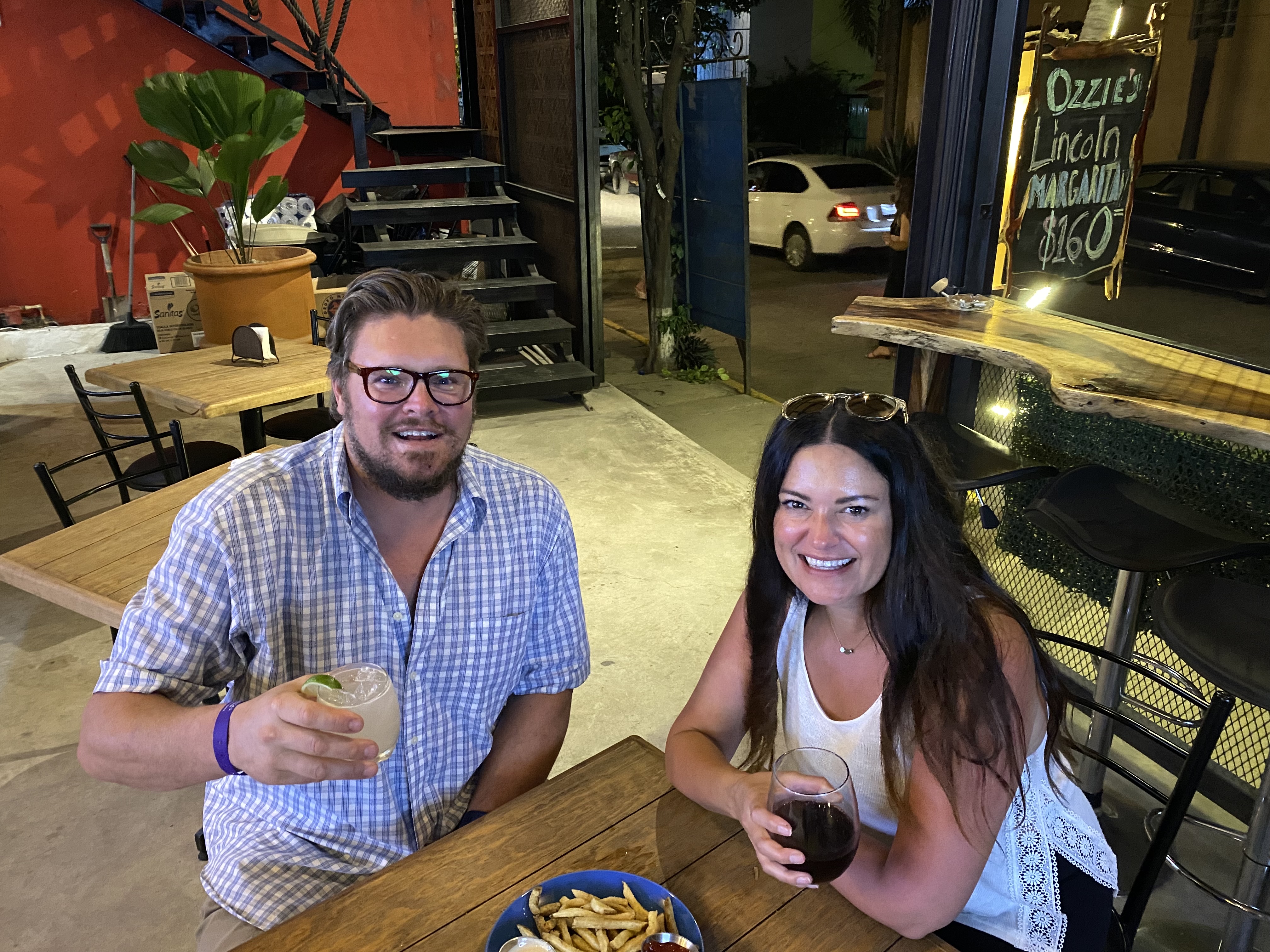 Ozzie's Sports Bar & Grill image 9