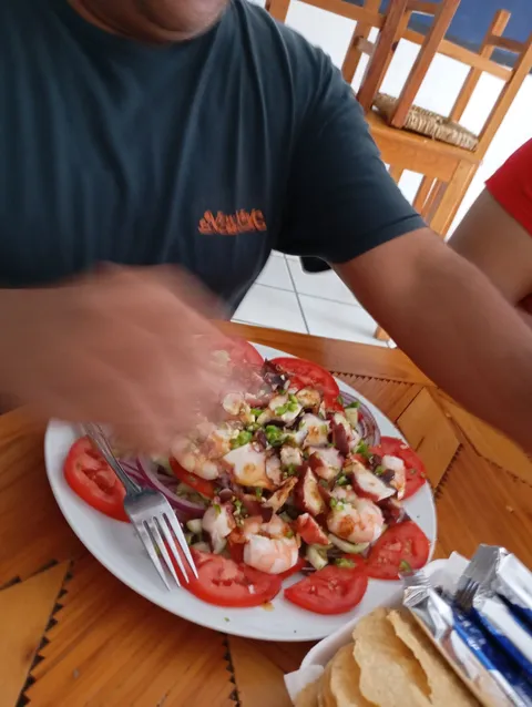 Mariscos los Ostioneros image 8