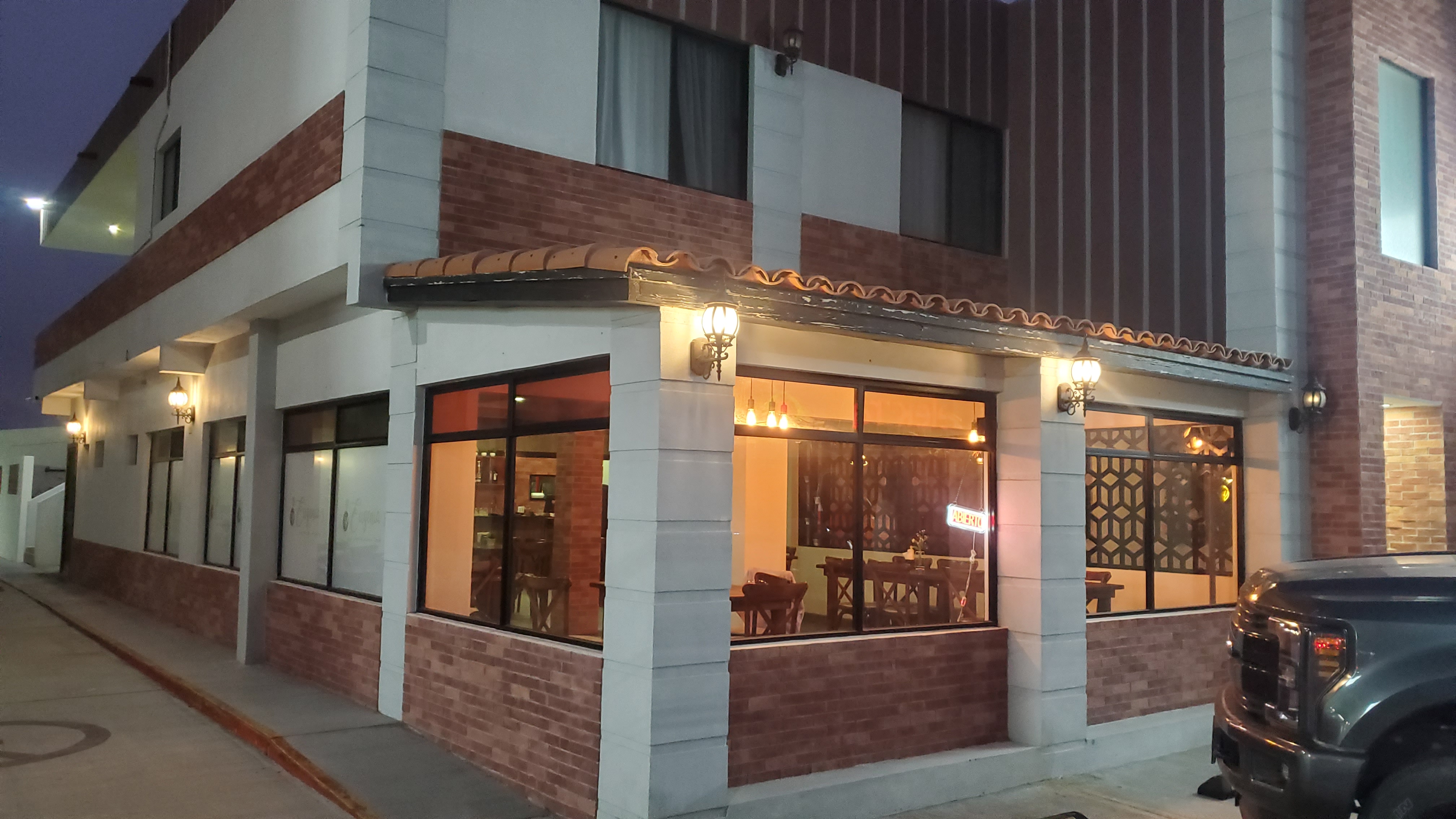 EUGENIA'S RESTAURANTE & CAFÉ image 1