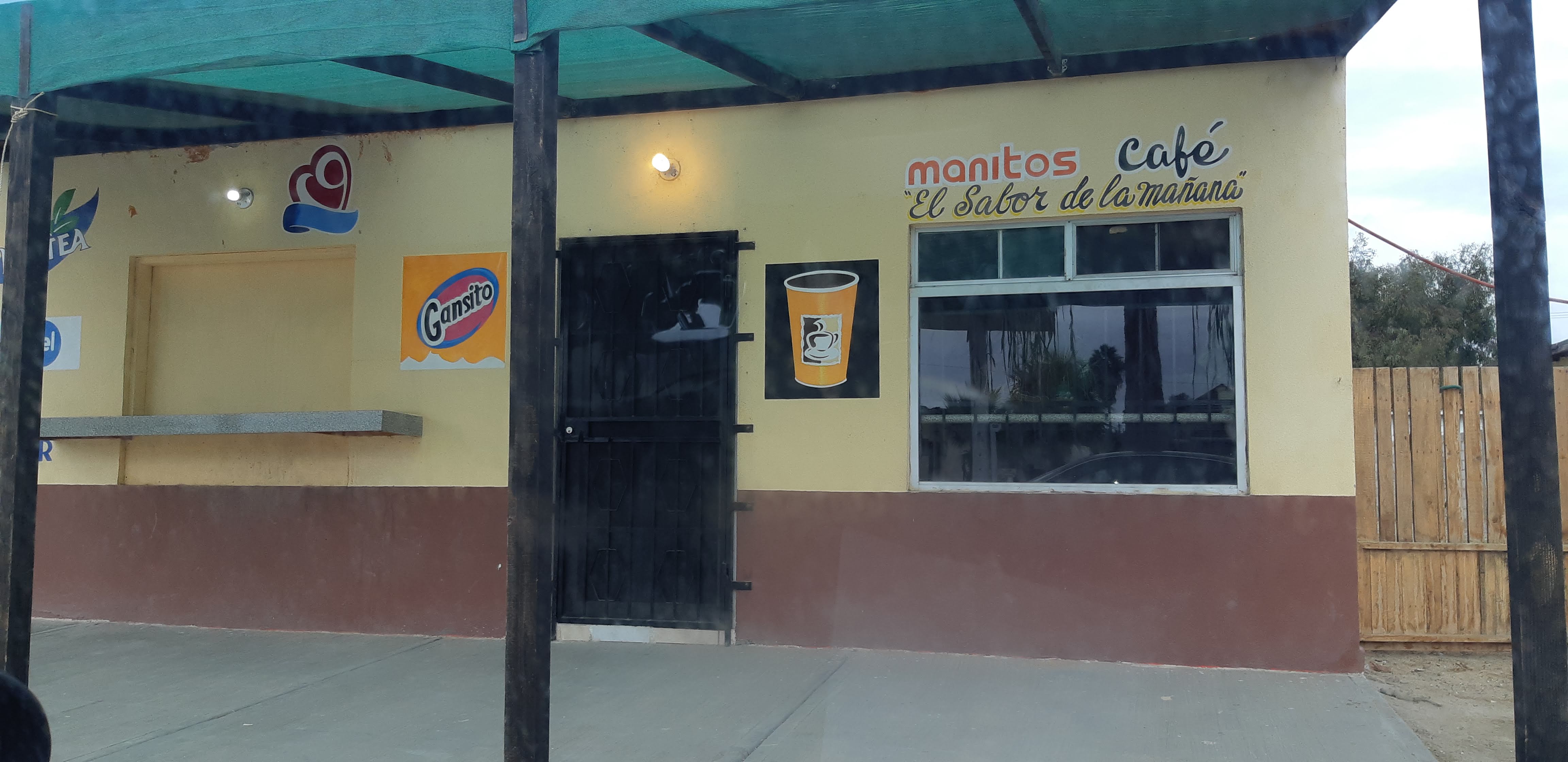 Manitos Cafe image 2