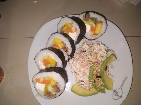 Sushi alex atendido por aleida. image 3