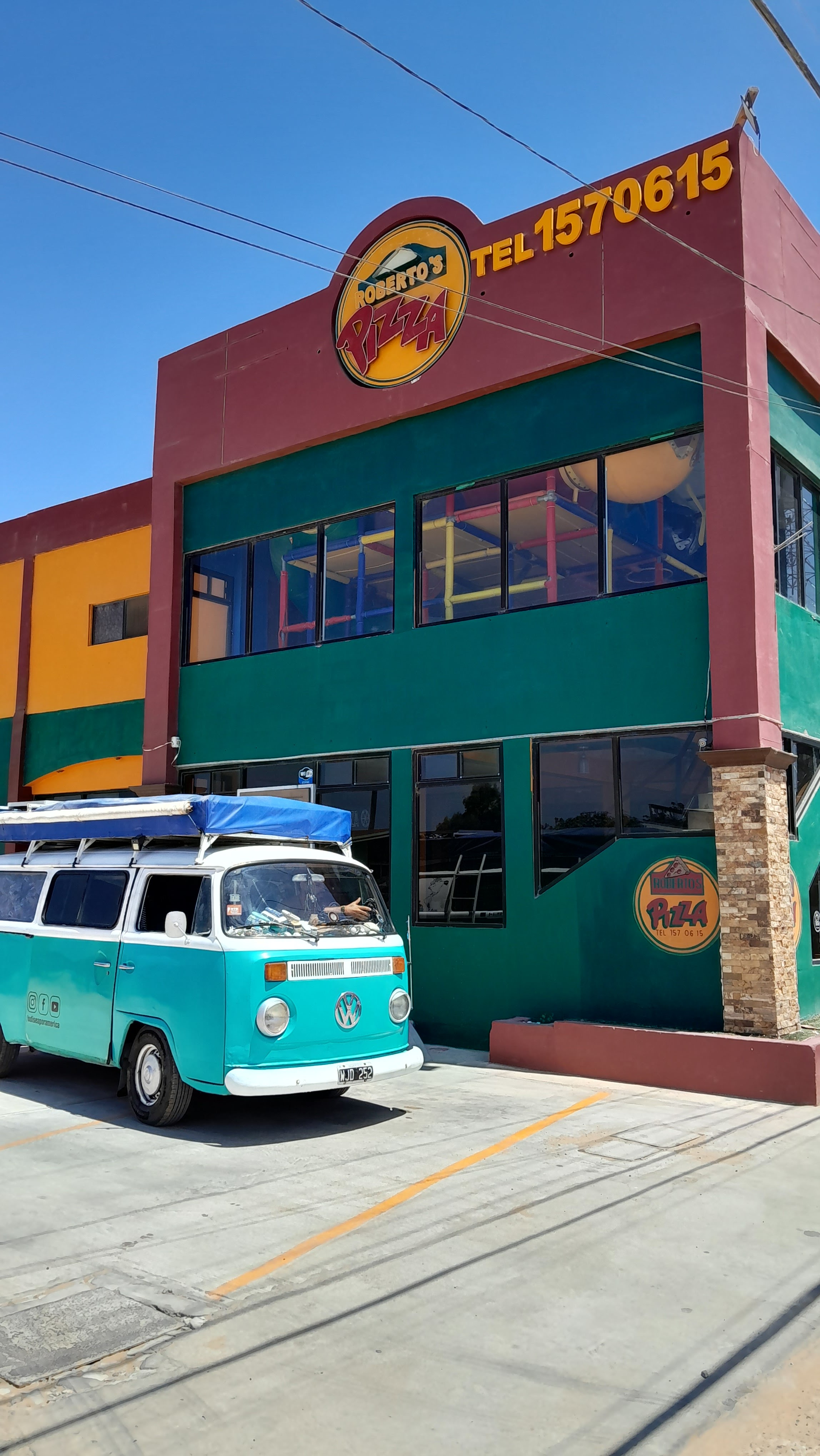 Roberto's Pizza image 3