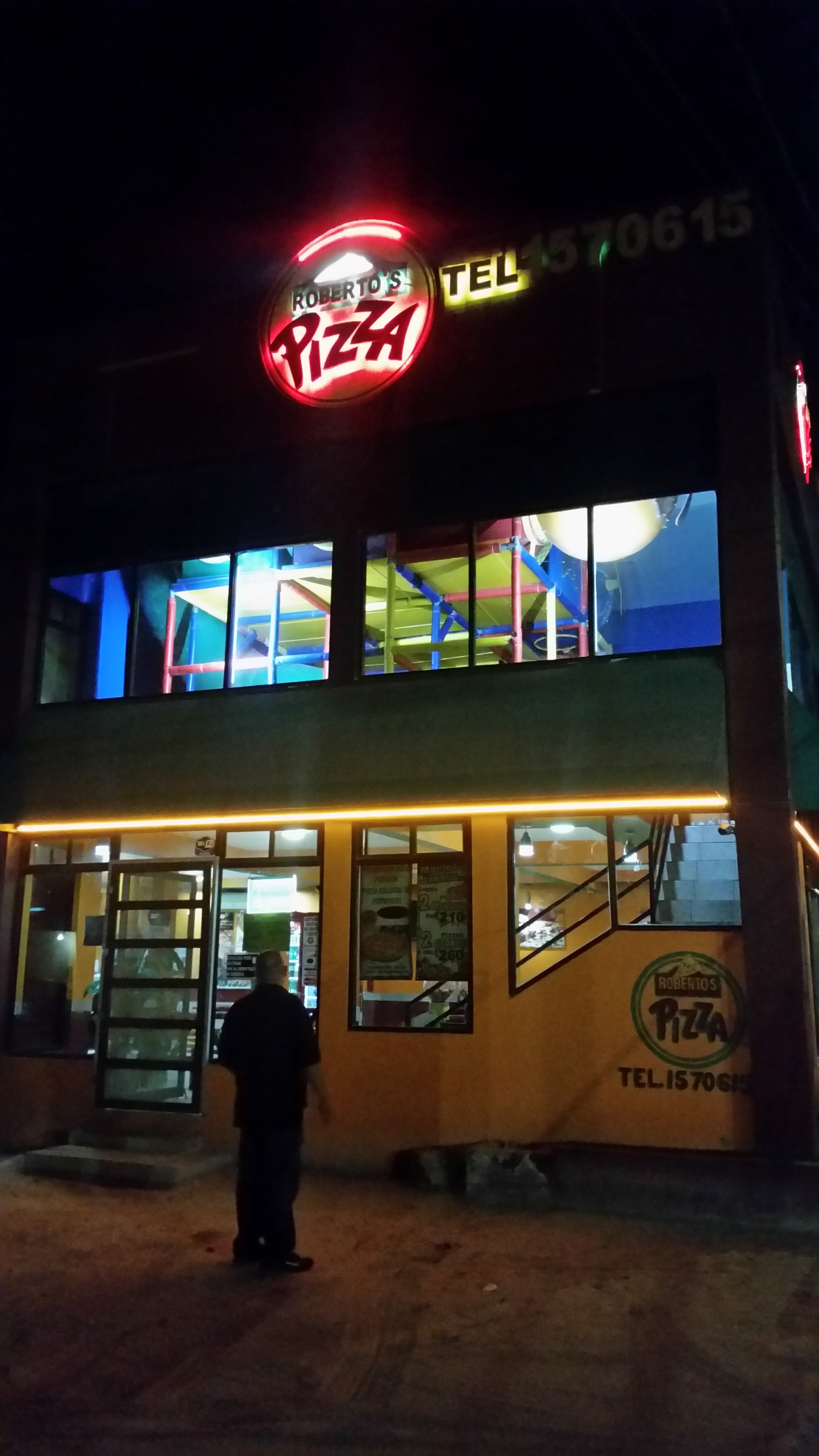 Roberto's Pizza image 8