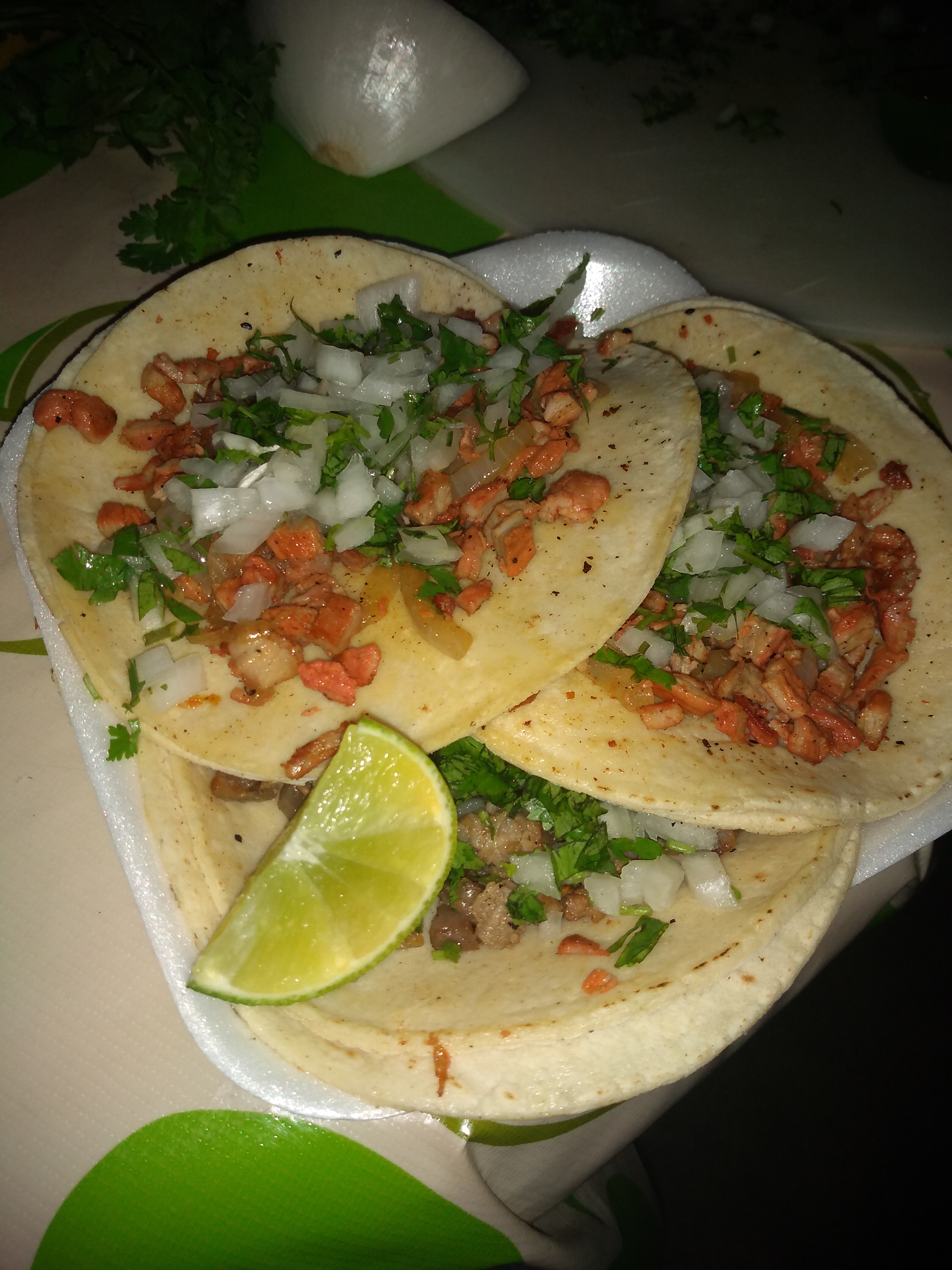 Taquería y Antojitos "Cangreburguer Mix" image 2