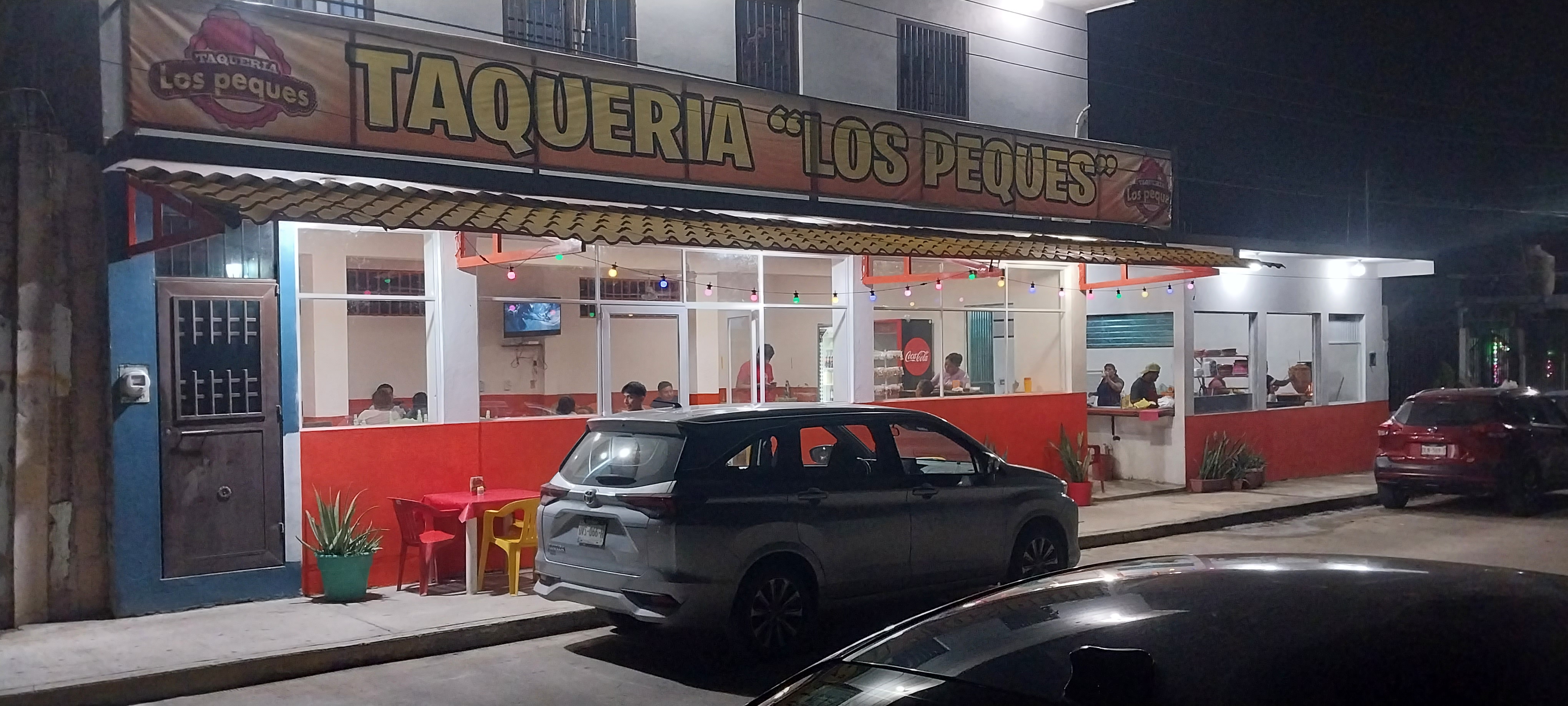 TAQUERÍA LOS PEQUES image 1