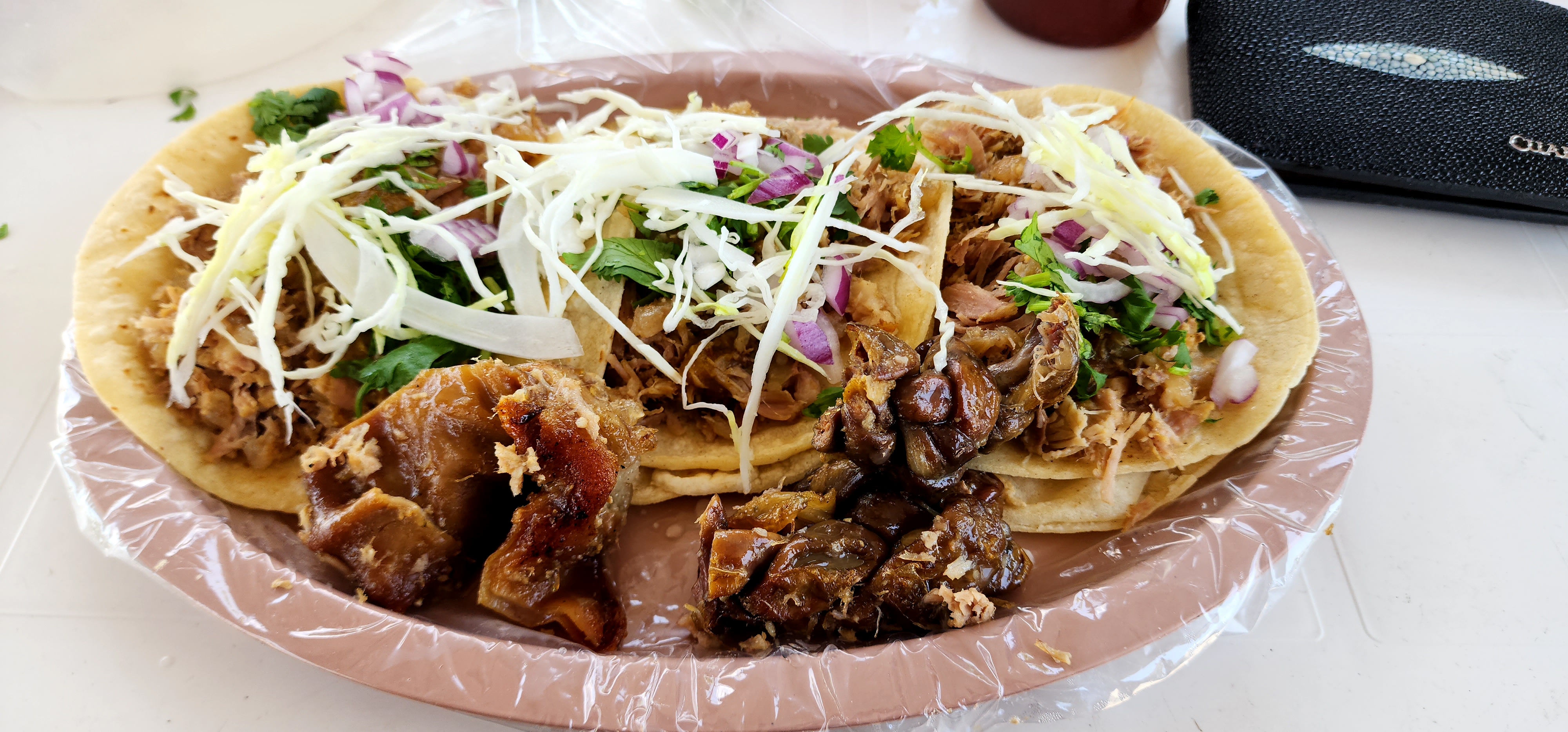 Los bajo, tacos de carnitas y cueritos image 7