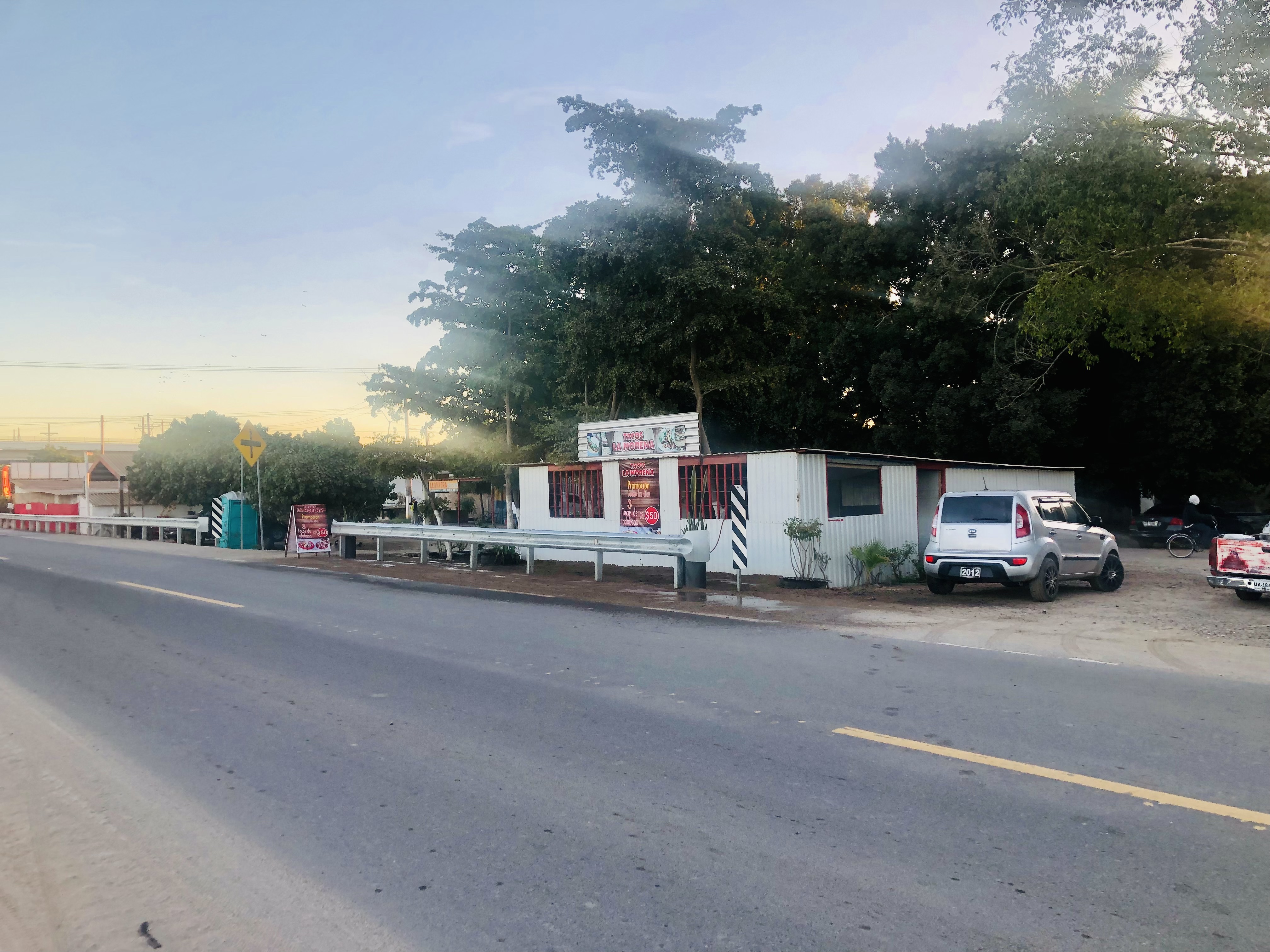 Taqueria la morena de Adolfo Ruiz cortines image 3