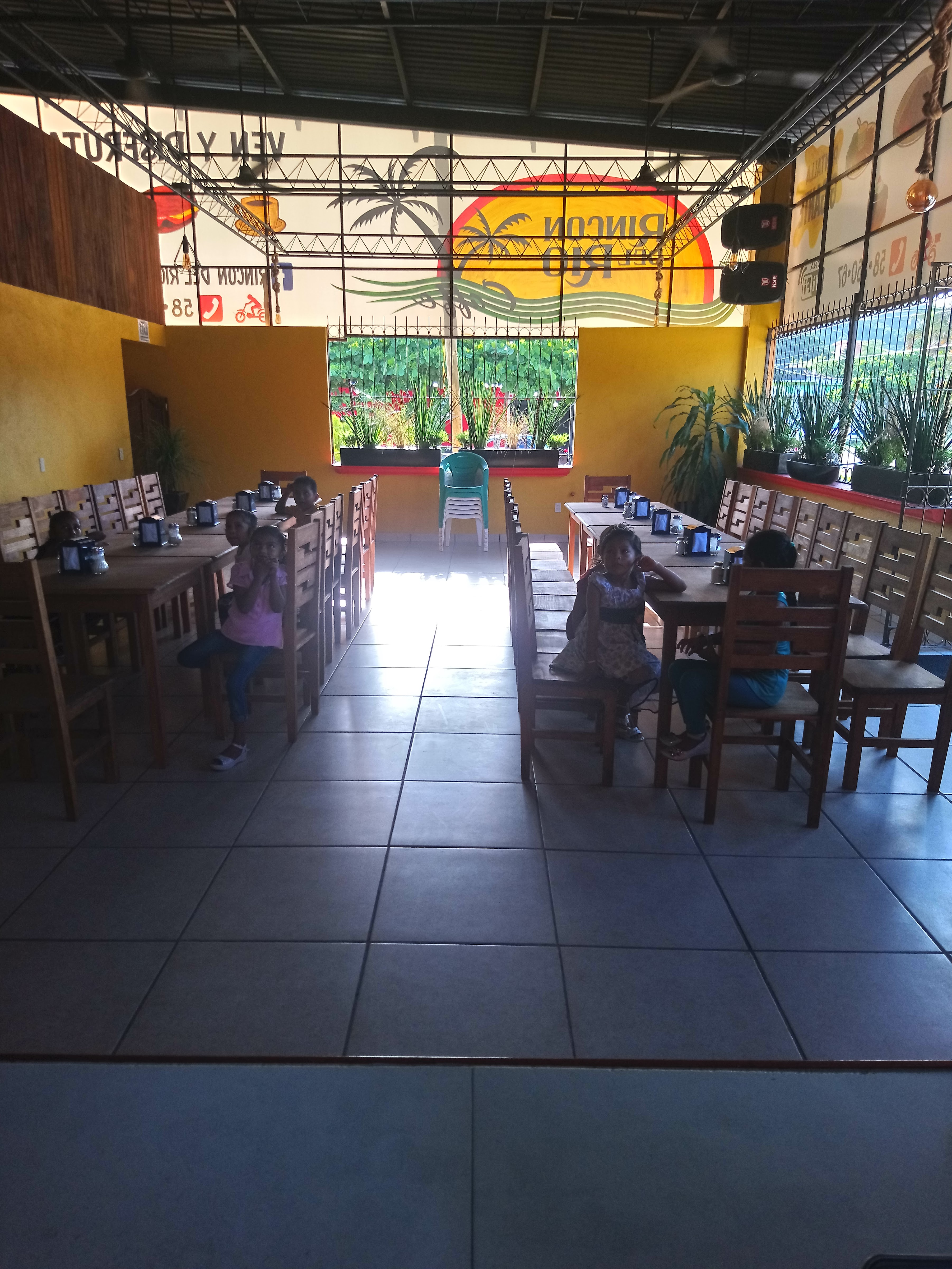 RINCON DEL RIO caffe image 4