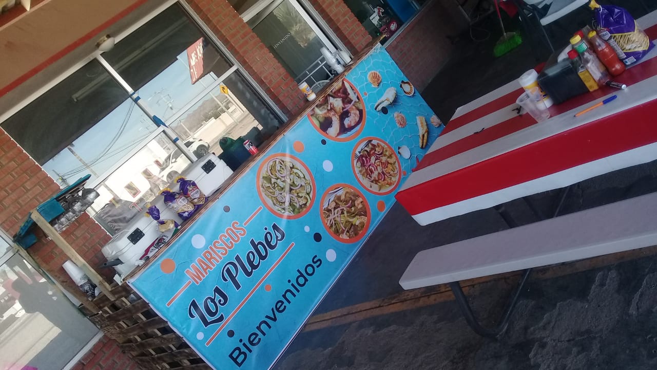 Mariscos "Los Plebes" image 1