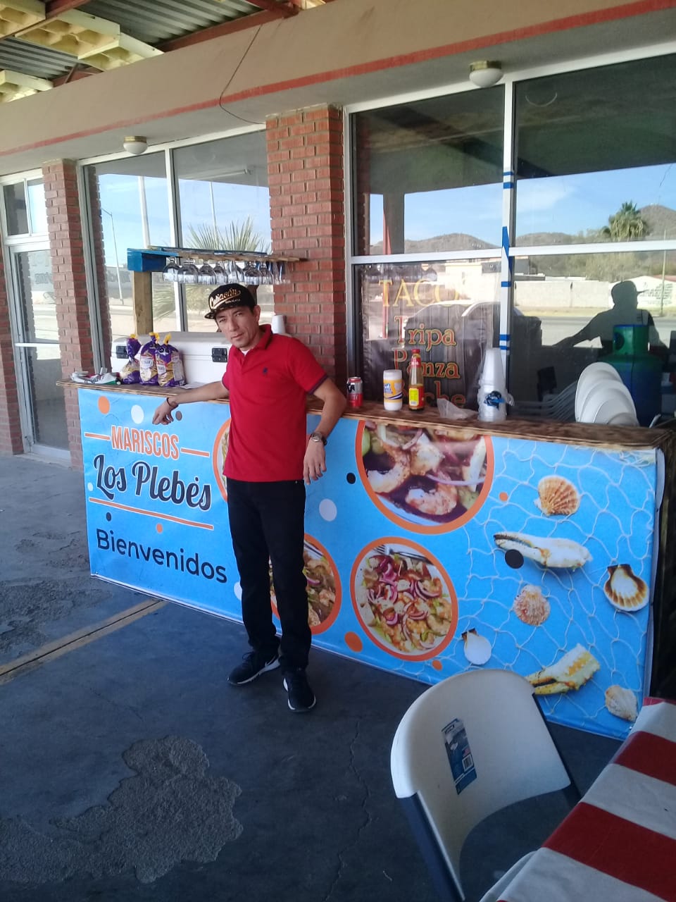 Mariscos "Los Plebes" image 5