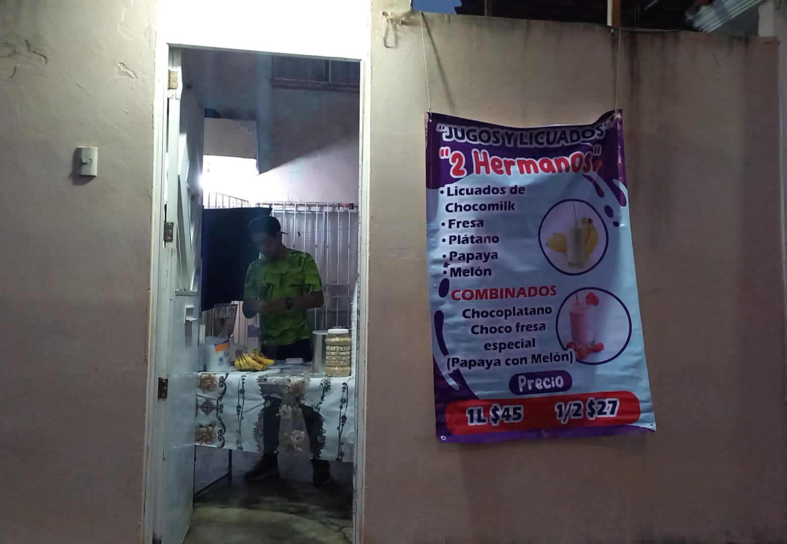 Jugos y licuados 2 Hermanos image 2
