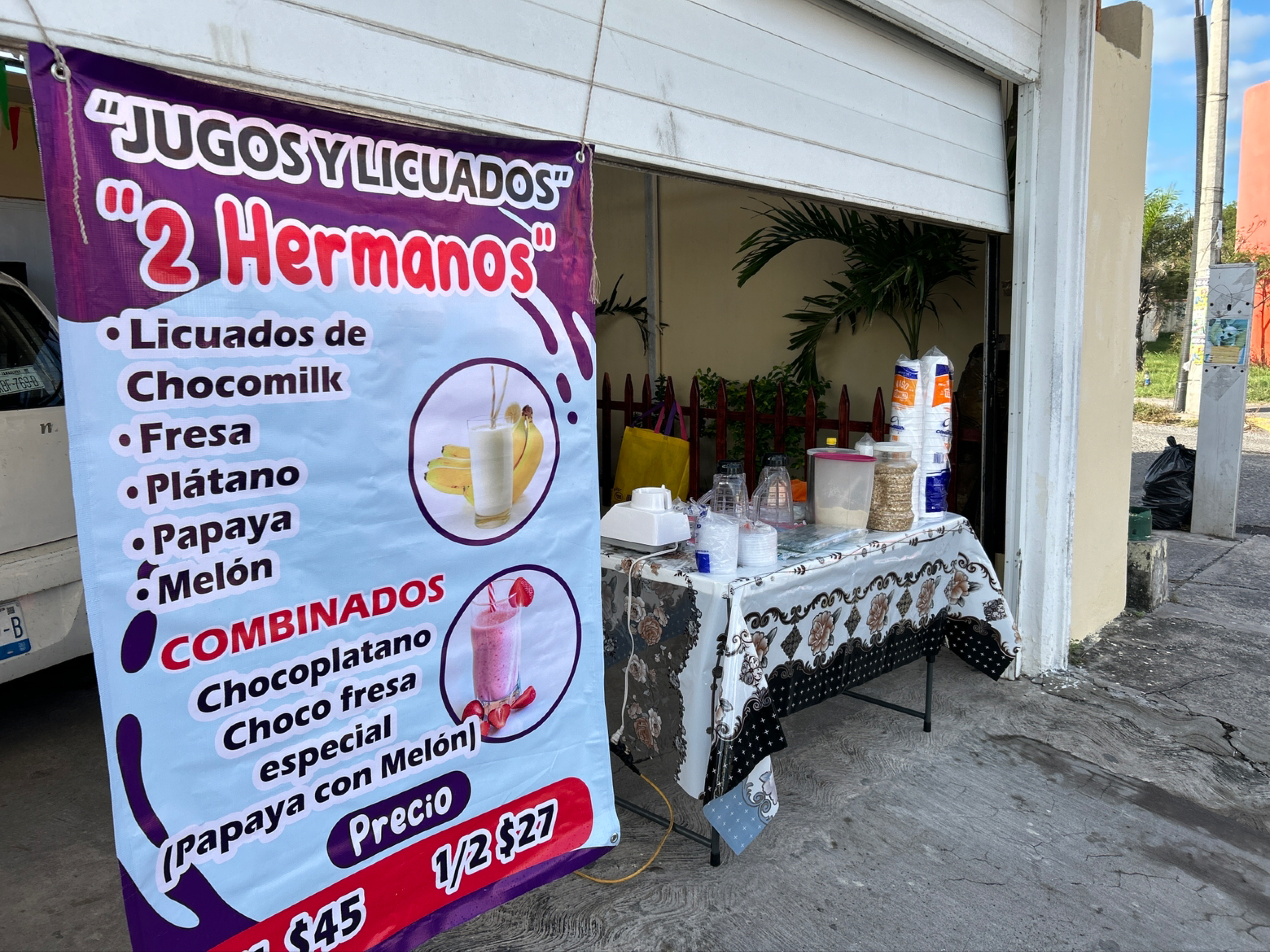 Jugos y licuados 2 Hermanos image 3