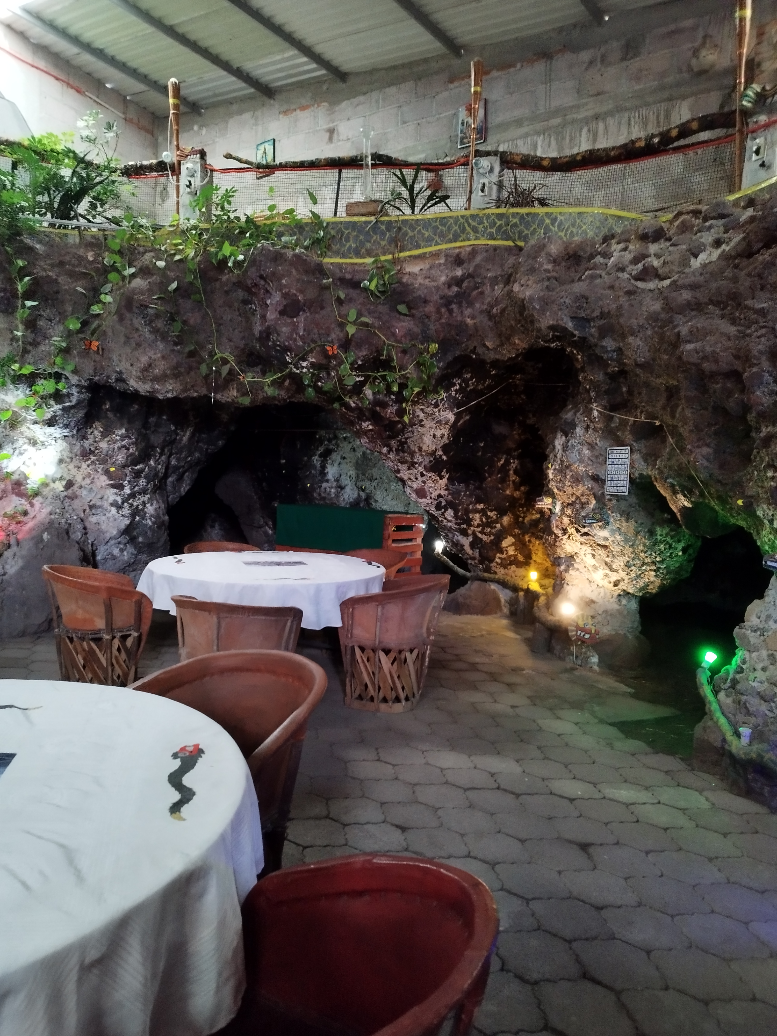 "La Cueva de Quetzalcoatl" image 3