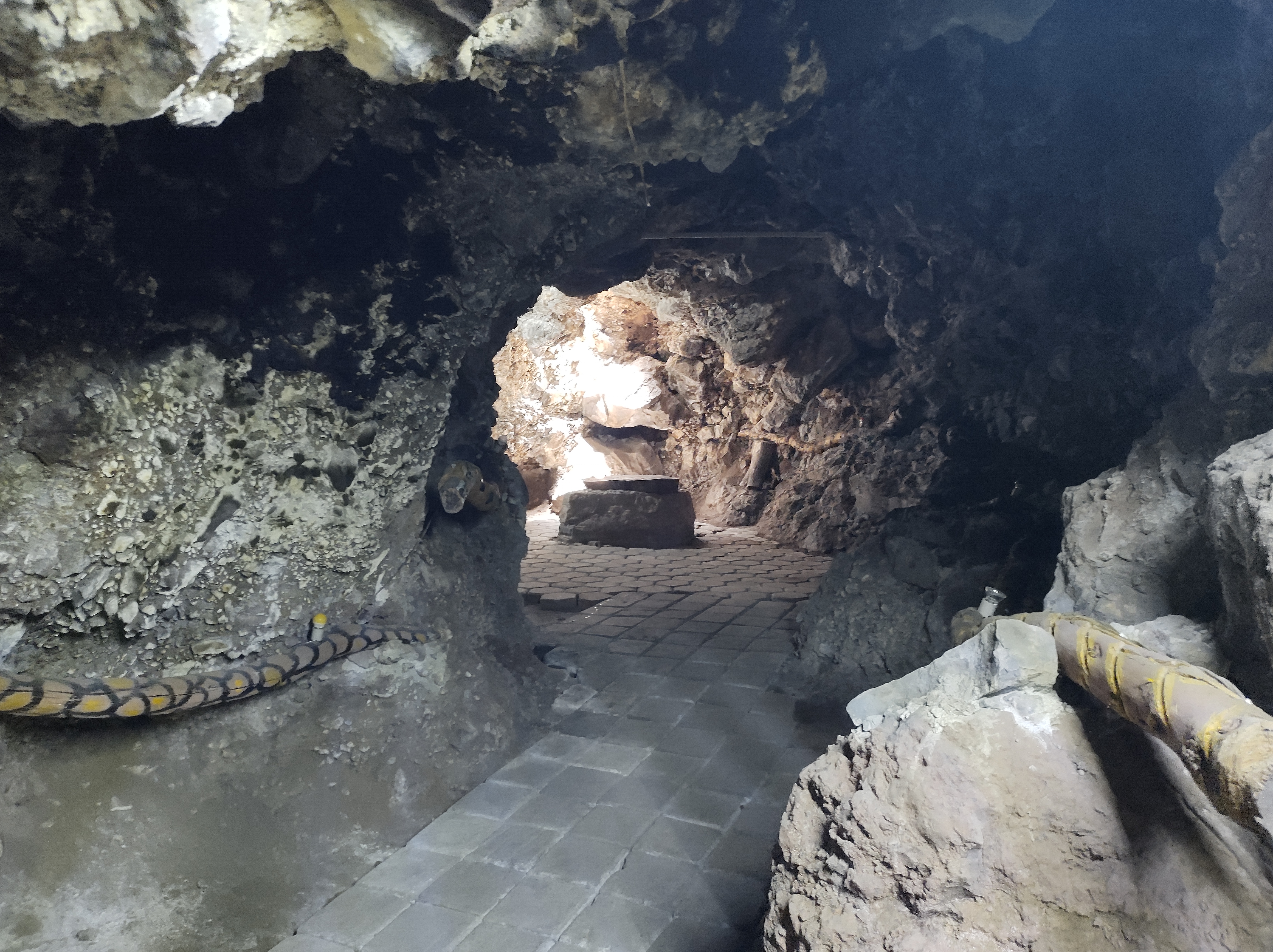 "La Cueva de Quetzalcoatl" image 5