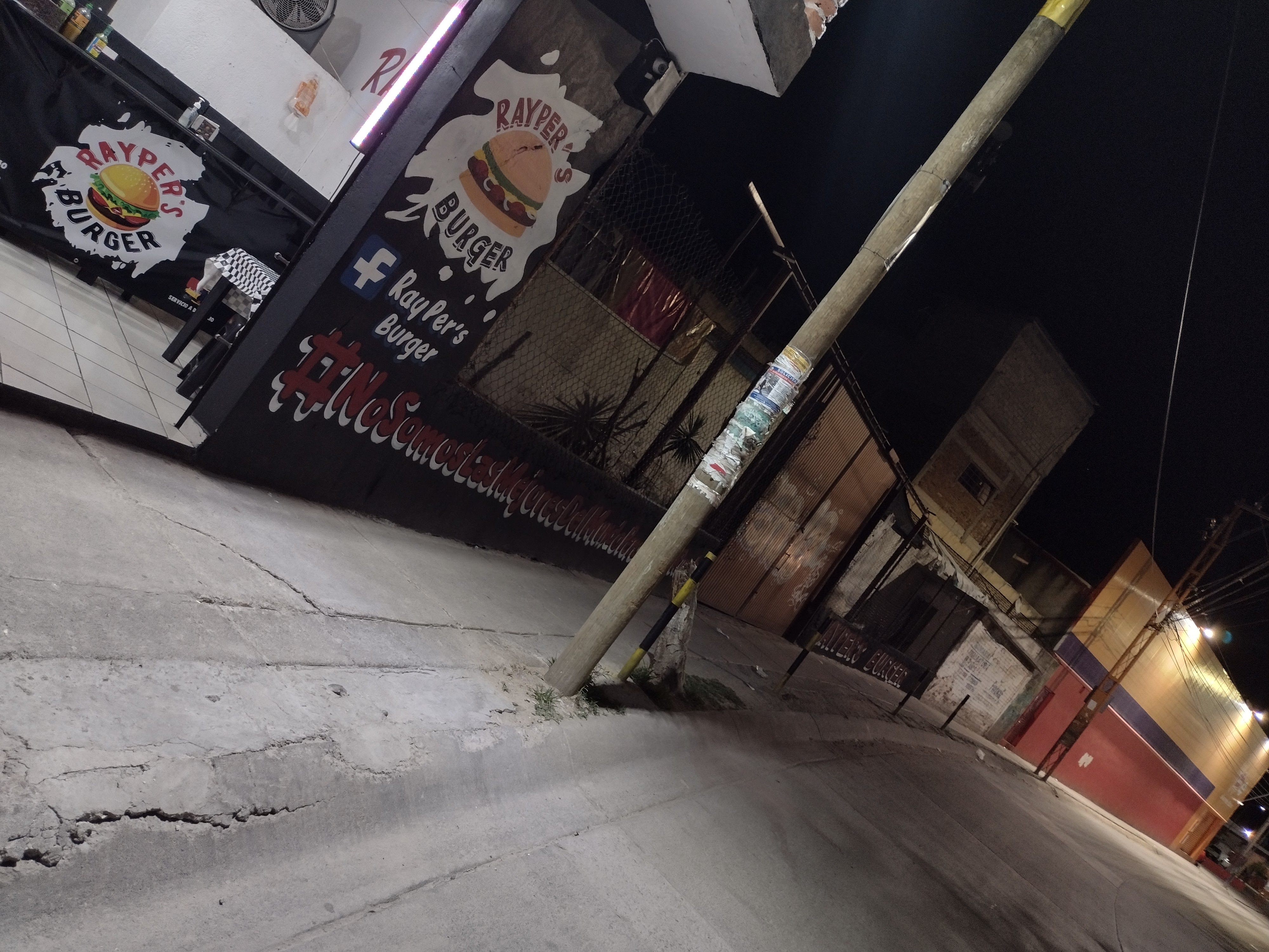 RAYPER'S BURGER image 3