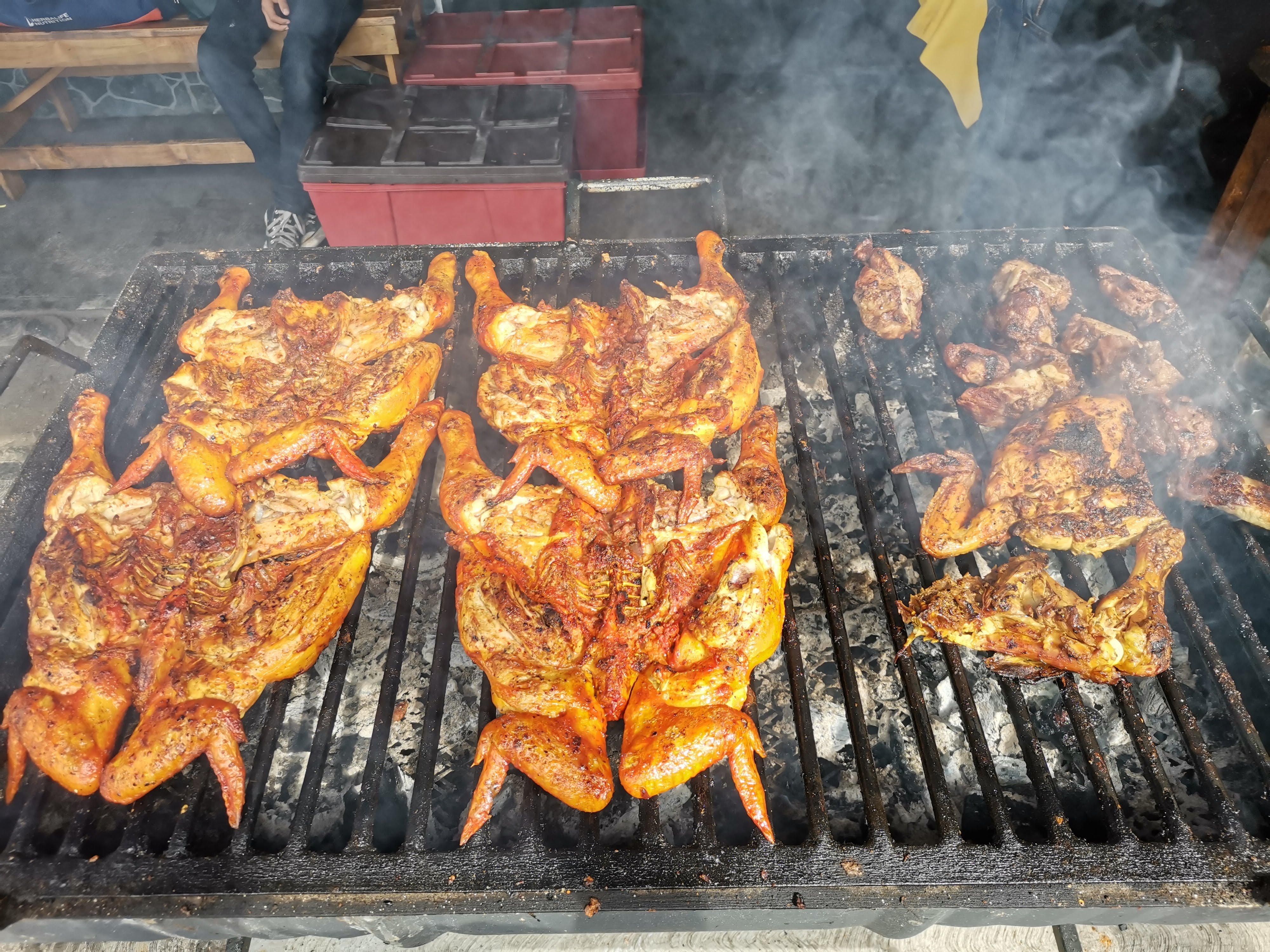 Pollos asados al carbón don Güicho image 1