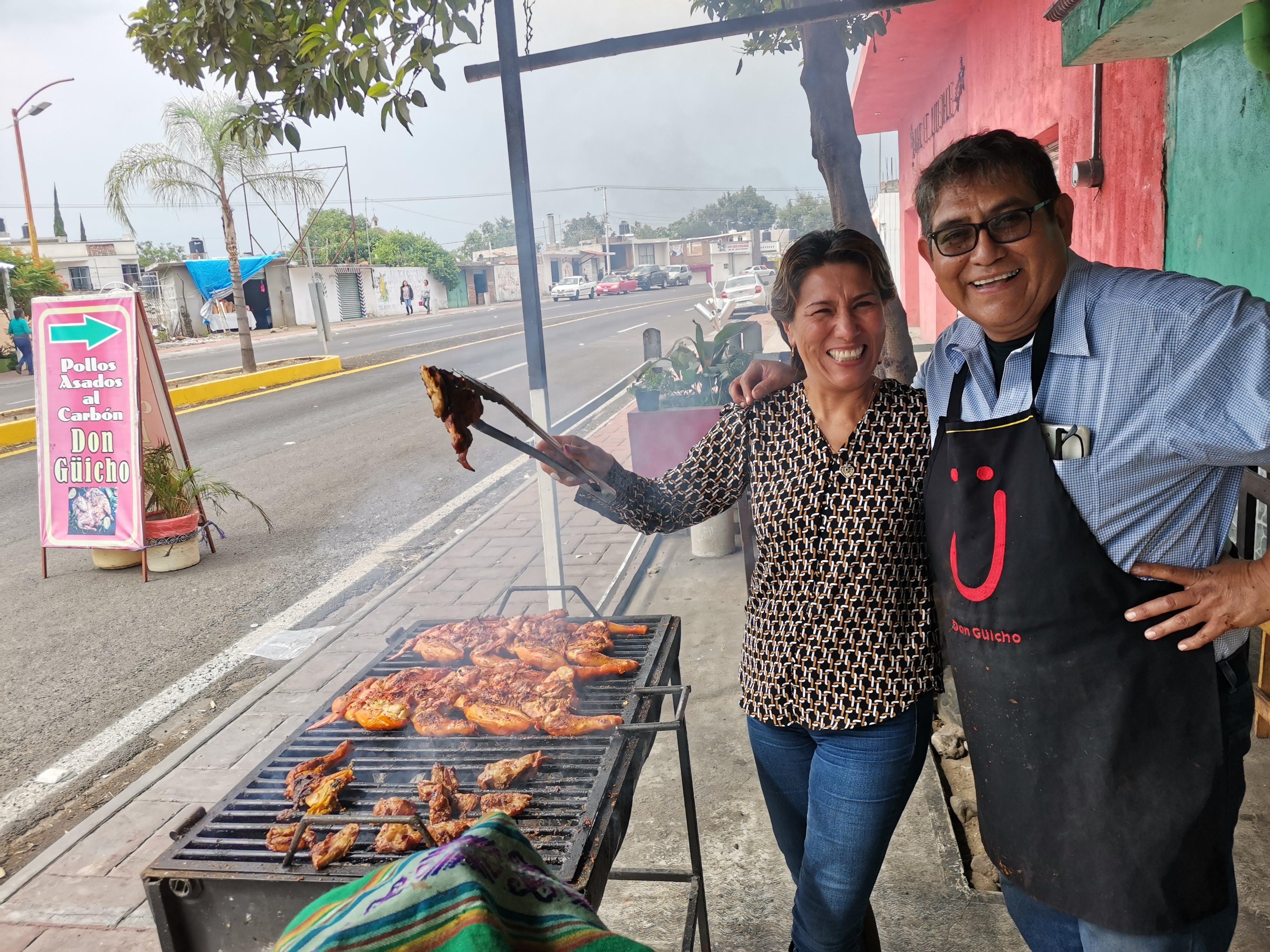 Pollos asados al carbón don Güicho image 6