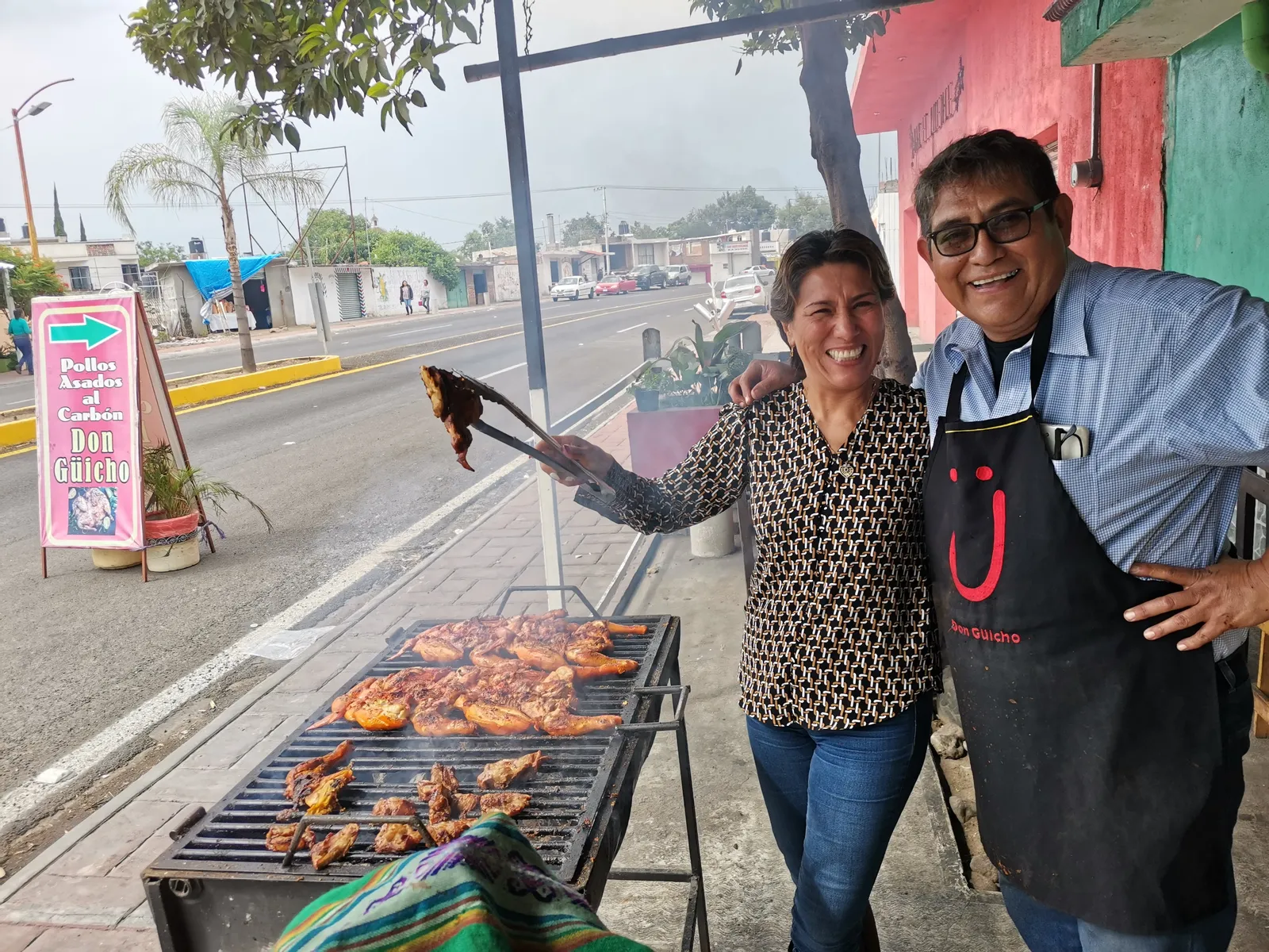 Pollos asados al carbón don Güicho image 6