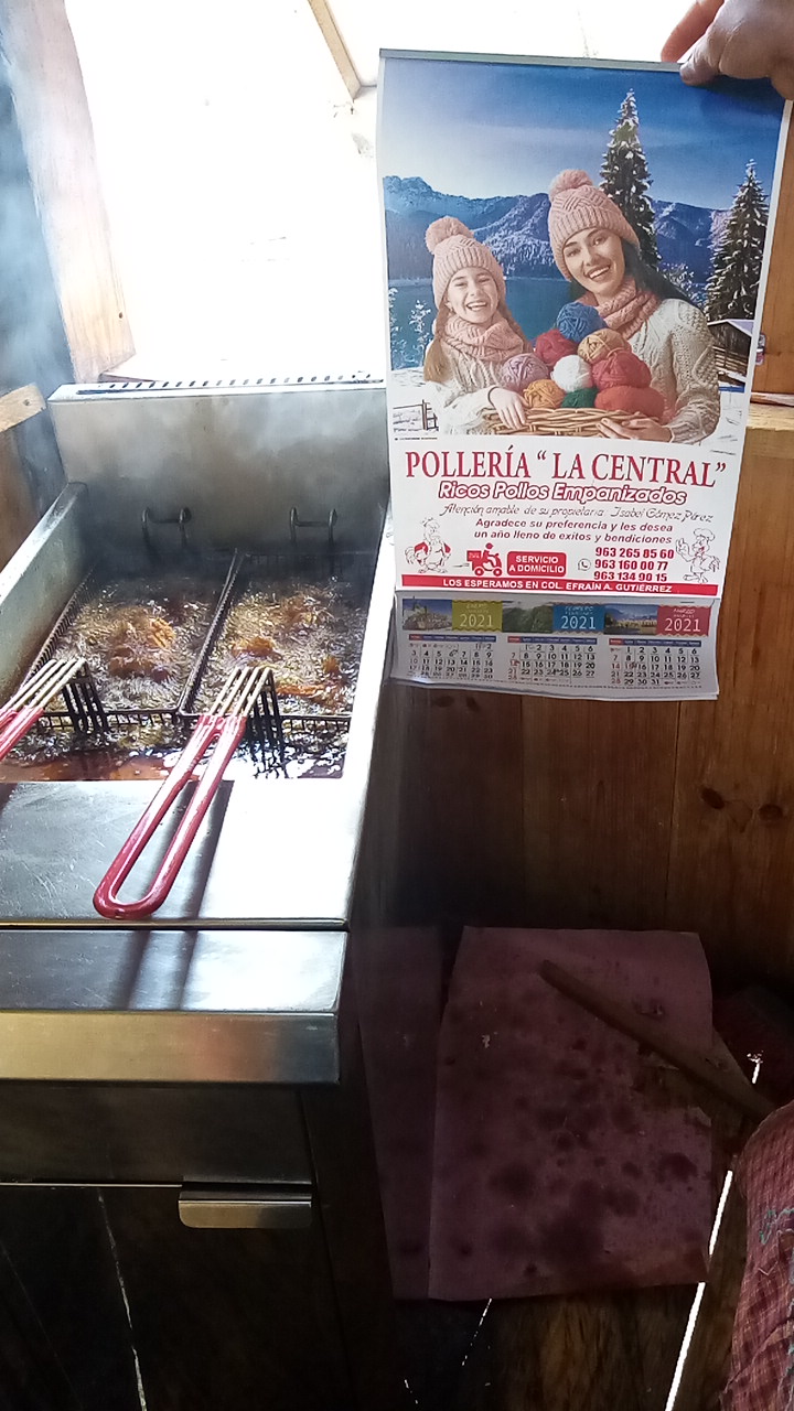 Polleria la central image 2